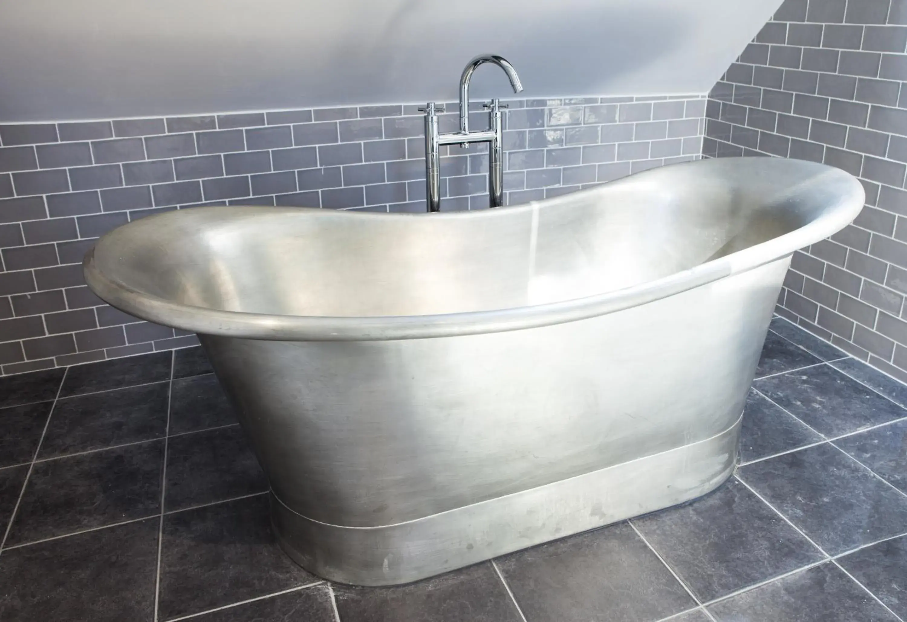 Superior King Room with Rolltop Bath in The Stag at Stow Superior King Room with Rolltop Bath in The Stag at Stow