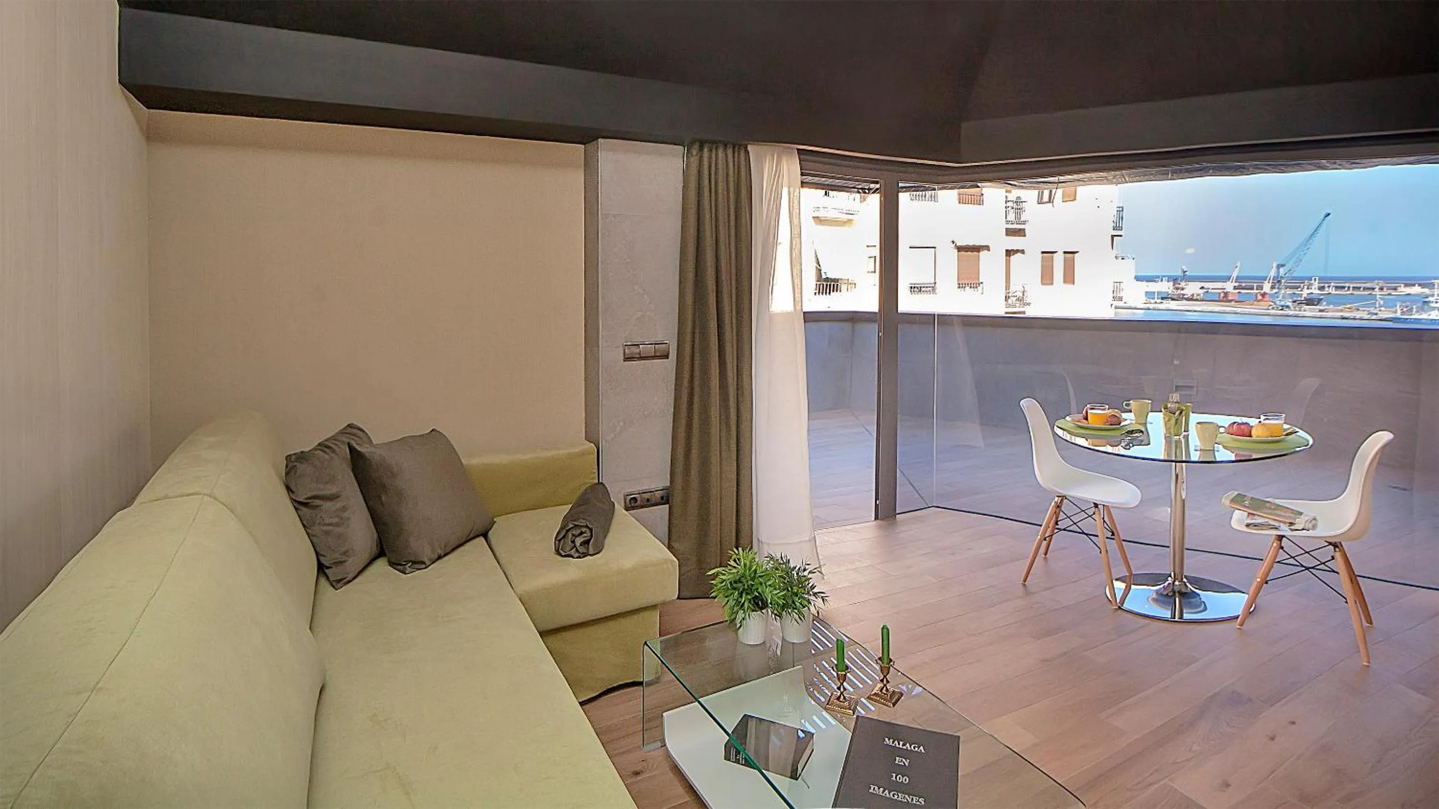 Photo of the whole room in Apartamentos Suites Oficentro Deluxe