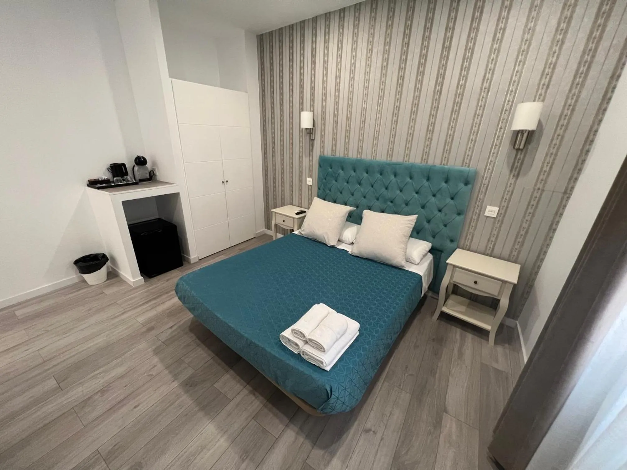 Bedroom, Bed in Hostal Galaico