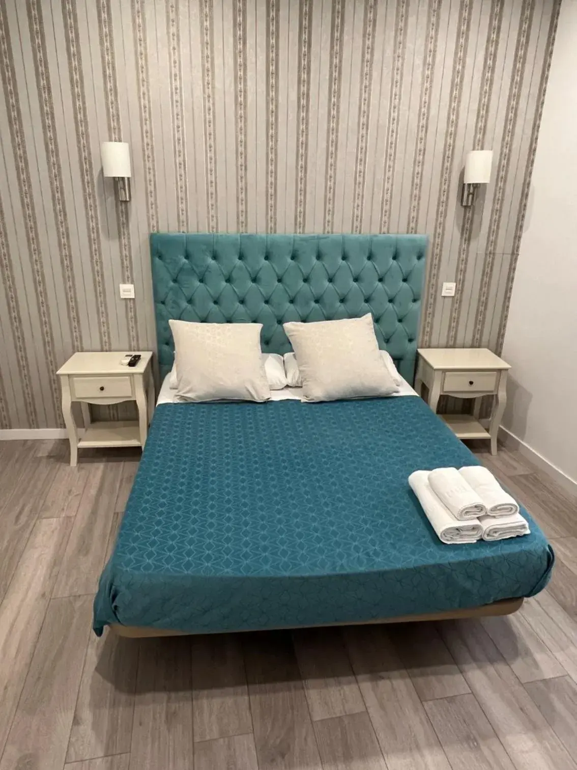 Double Room in Hostal Galaico Double Room in Hostal Galaico