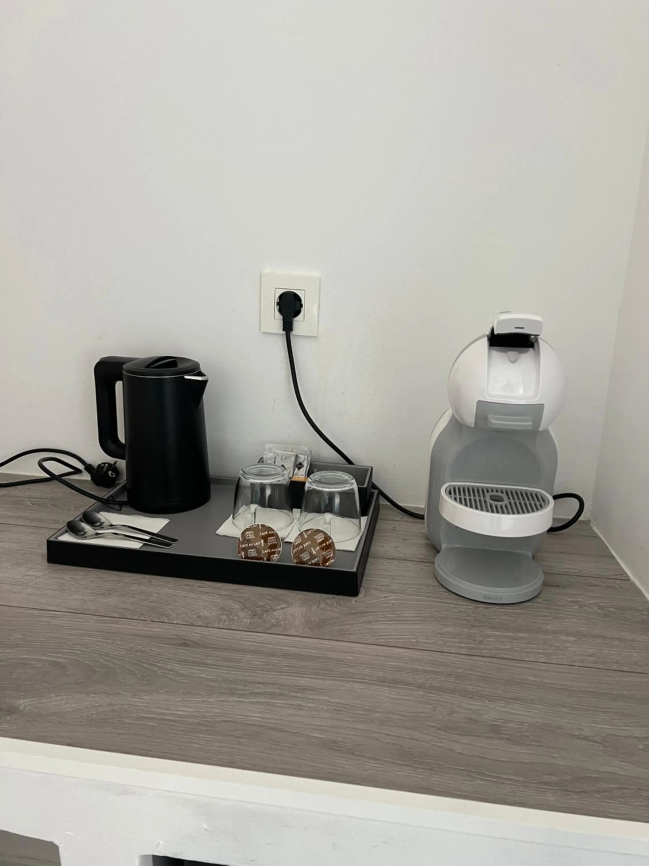 Coffee/tea facilities in Hostal Galaico