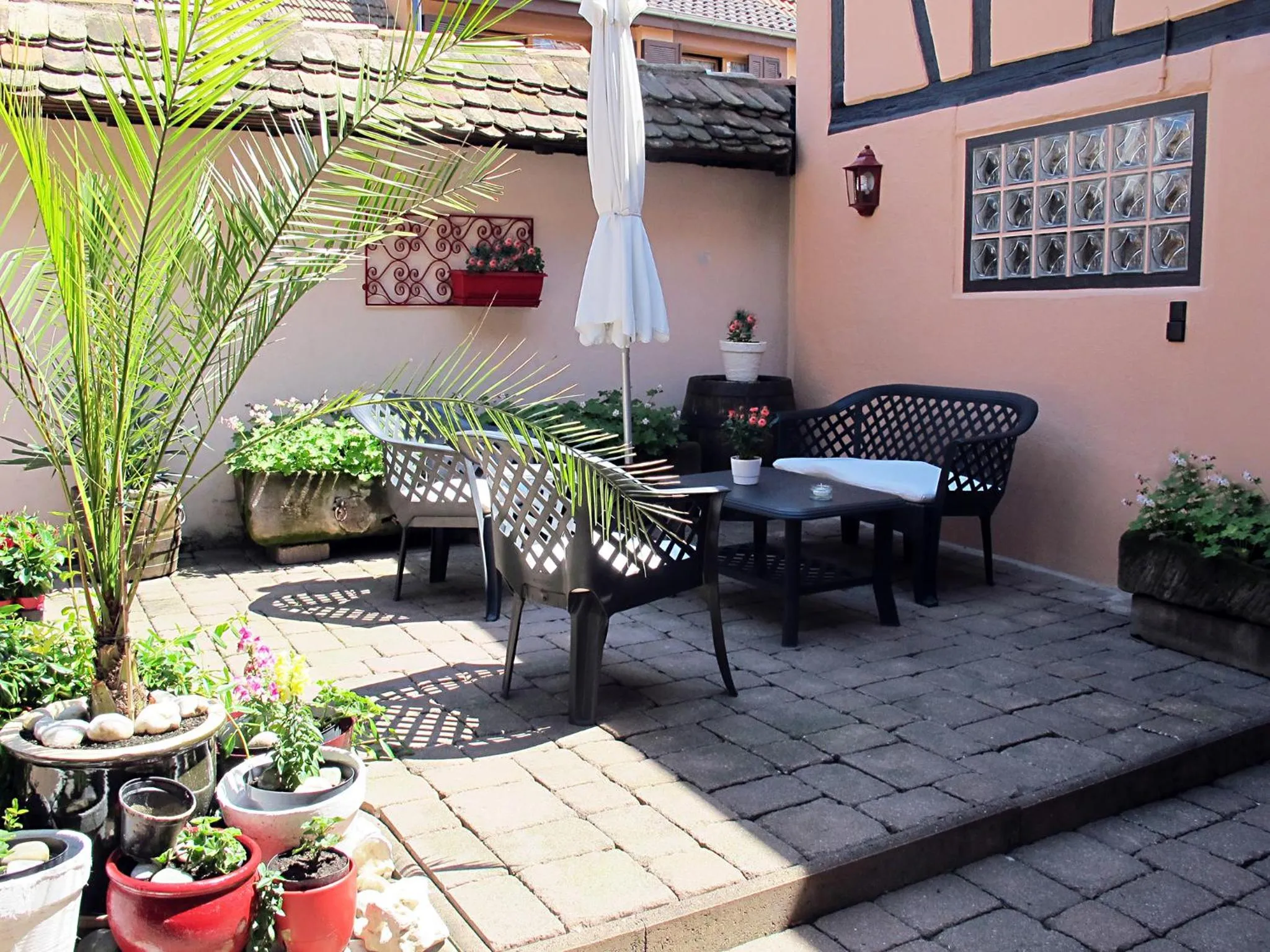 Property building in La Cour des Amis