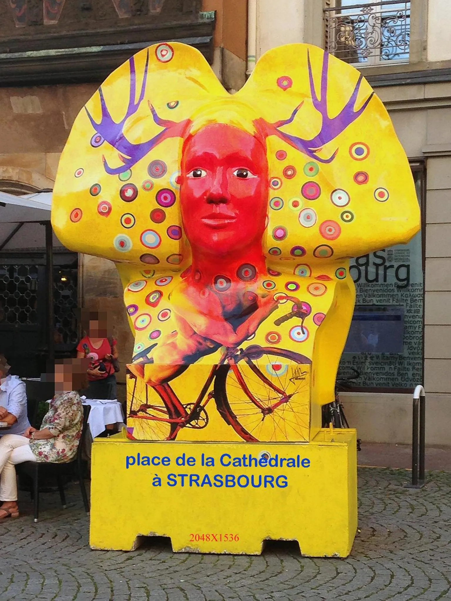 Nearby landmark in La Cour des Amis