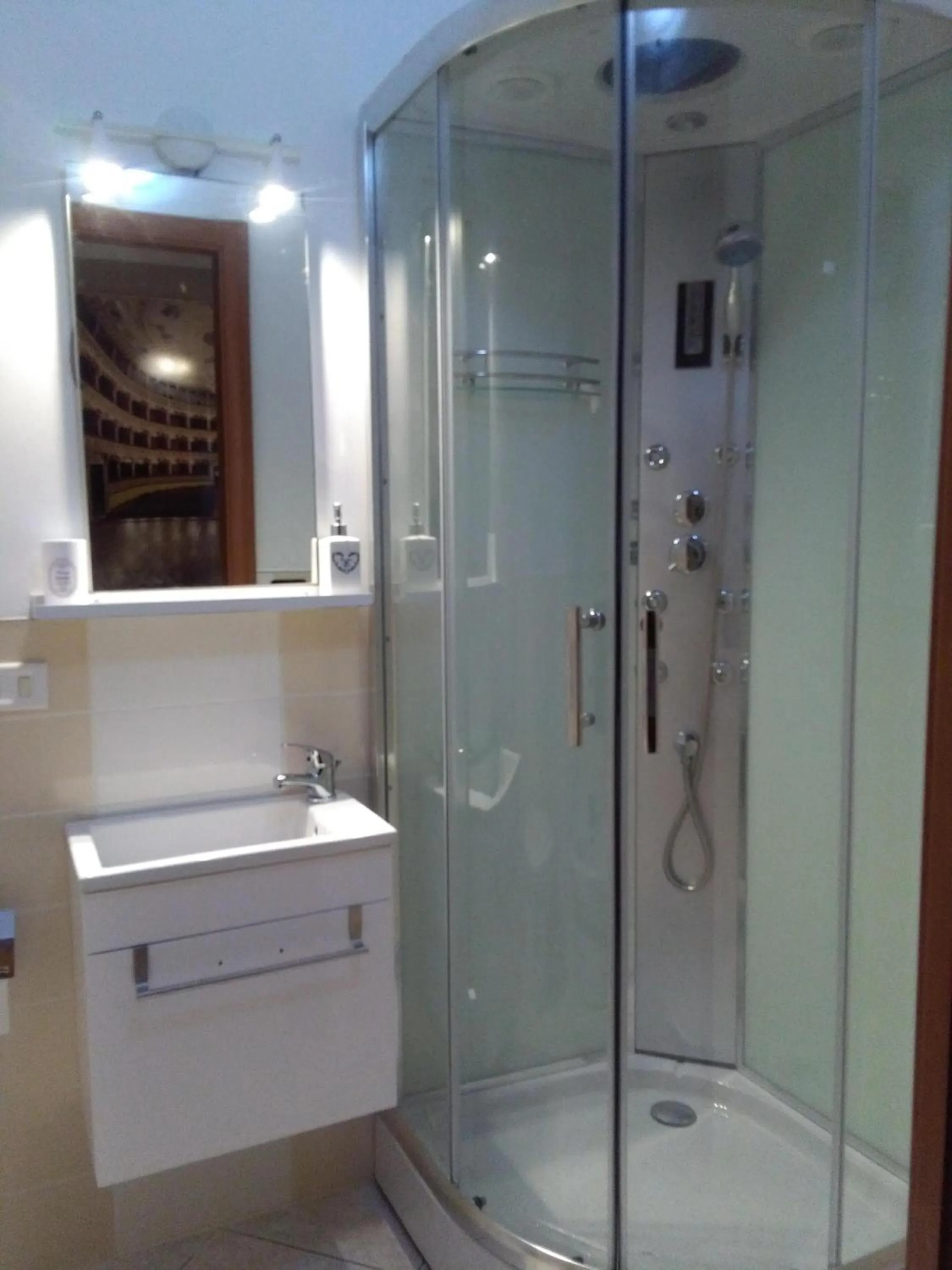 Shower in B&B Salita Metello