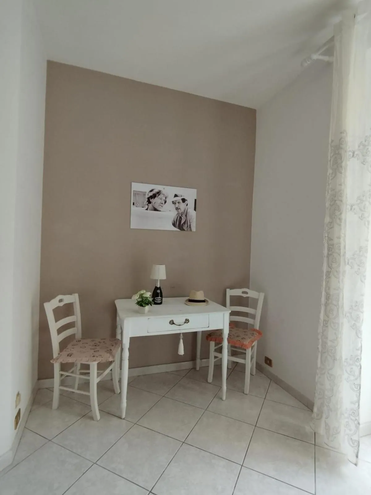 Dining area in B&B Salita Metello