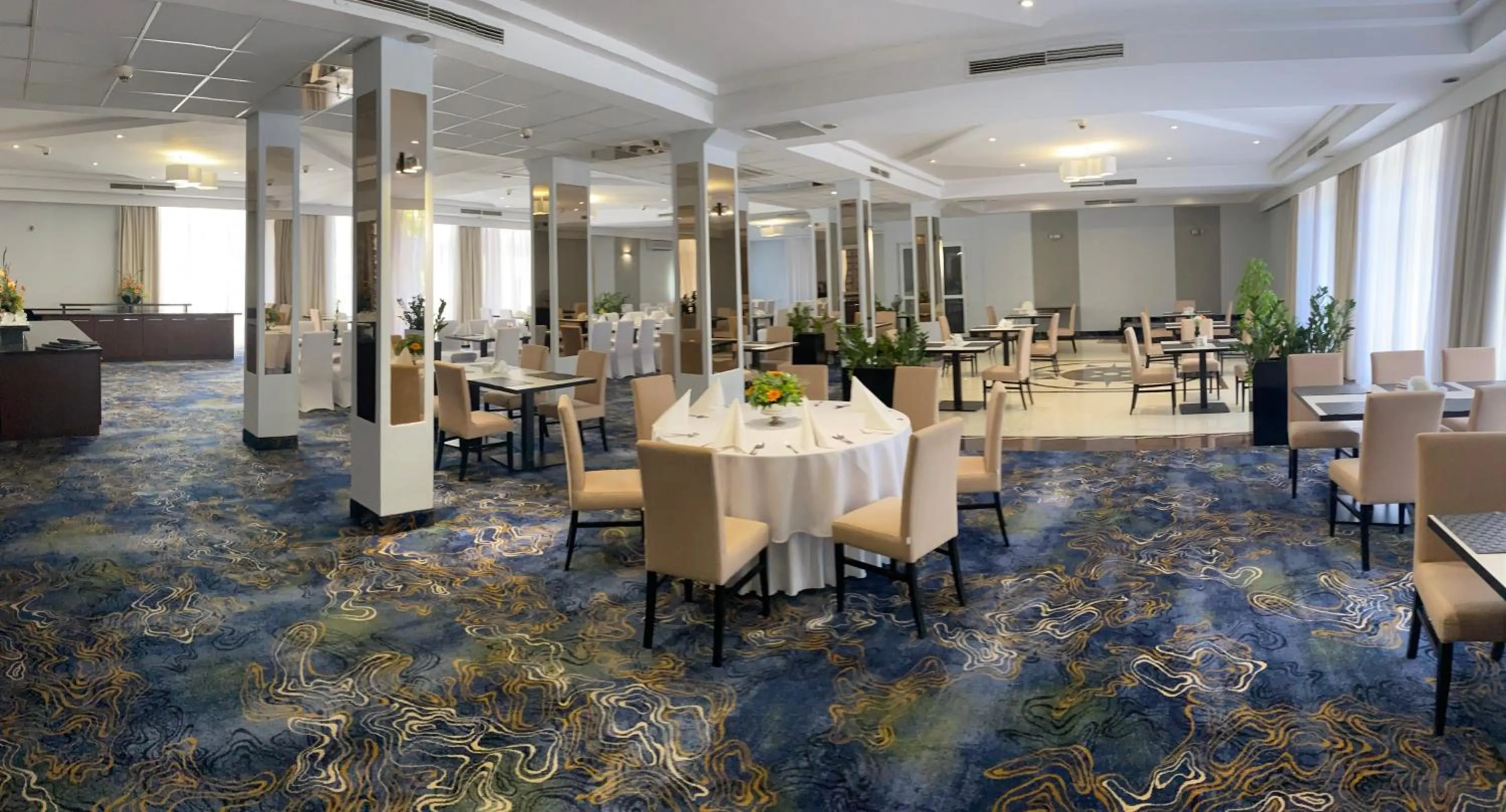 Restaurant/places to eat in Hotel Ambasador Chojny