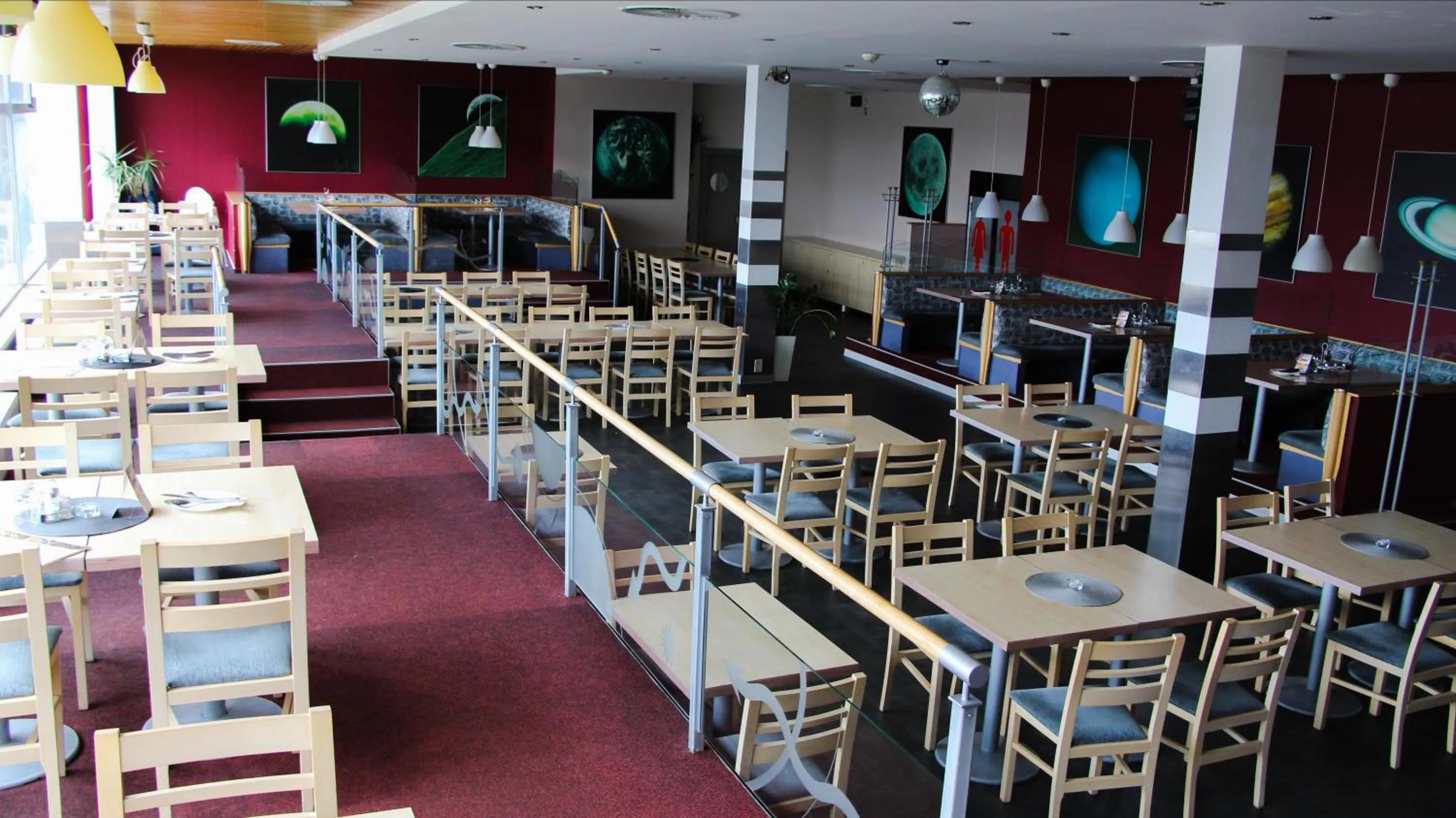 Restaurant/places to eat in Penzion Raketa Bowling