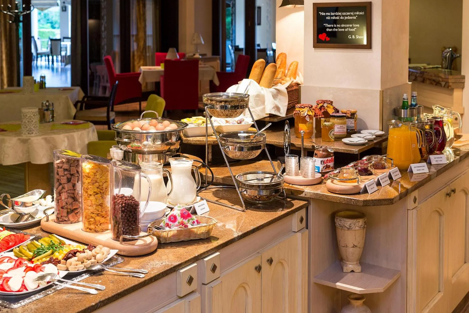 Buffet breakfast in Papuga Park Hotel Wellness Marrakesz & SPA
