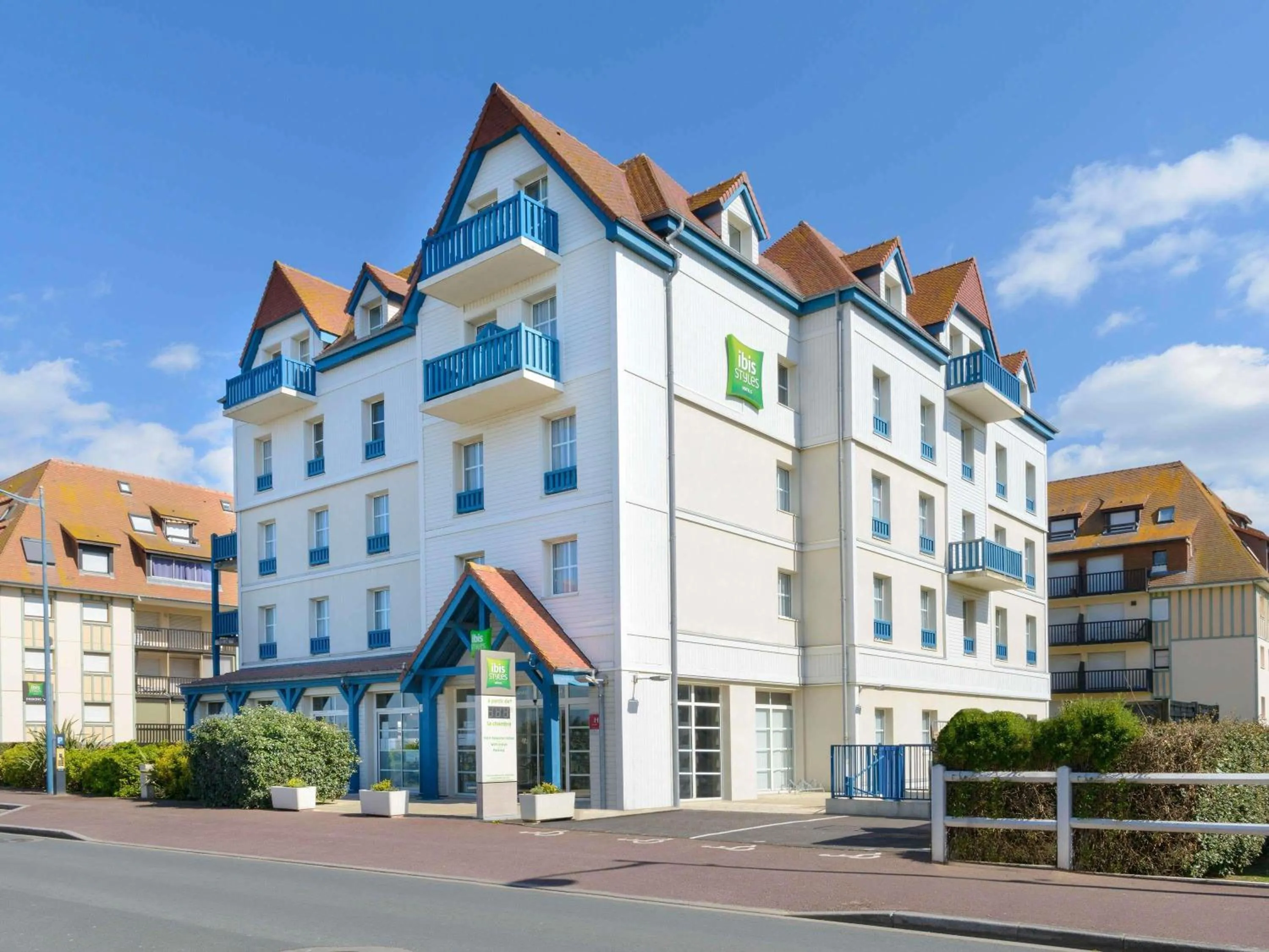 Property building in ibis Styles Deauville Villers Plage