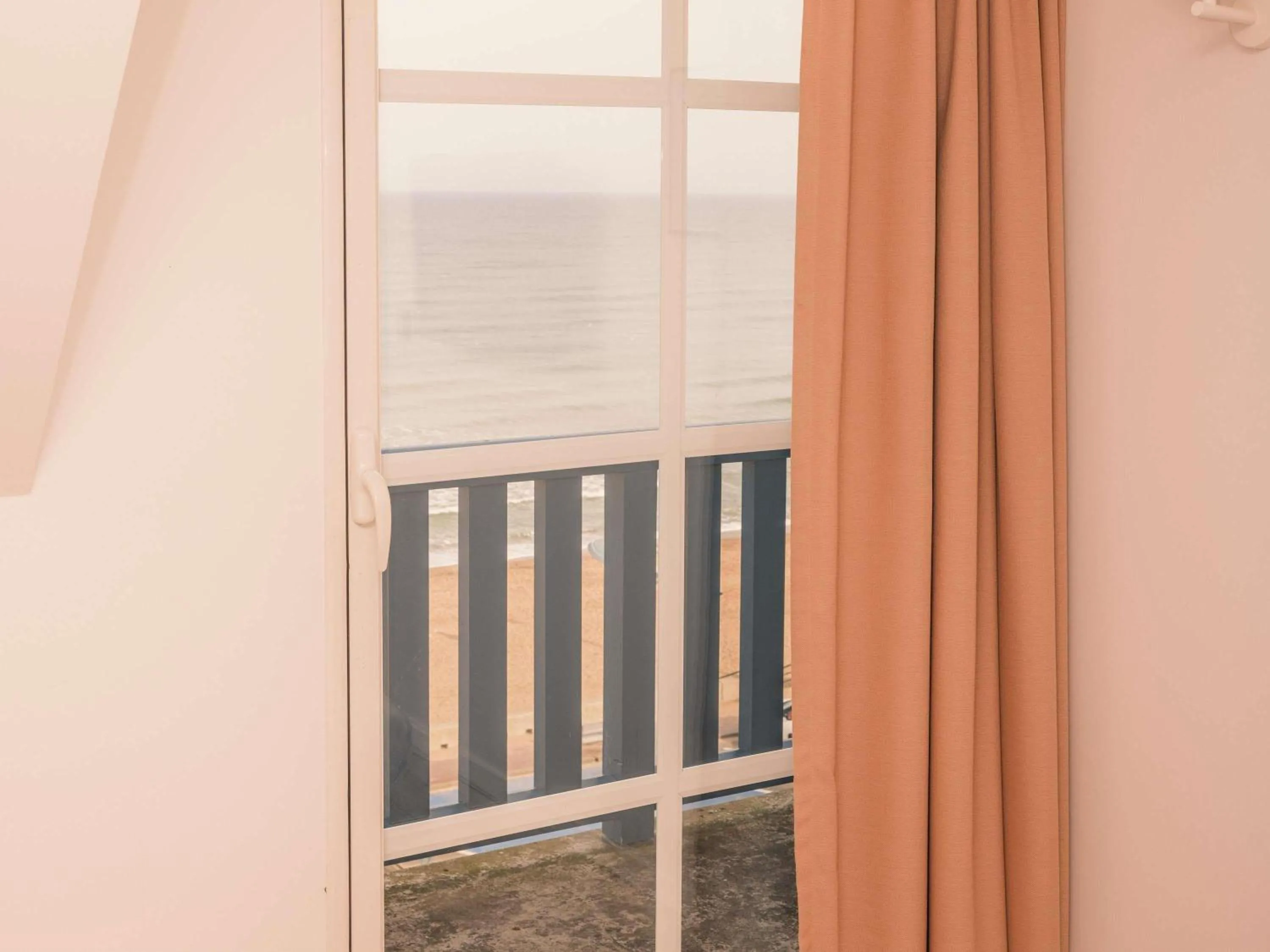 Bedroom in ibis Styles Deauville Villers Plage