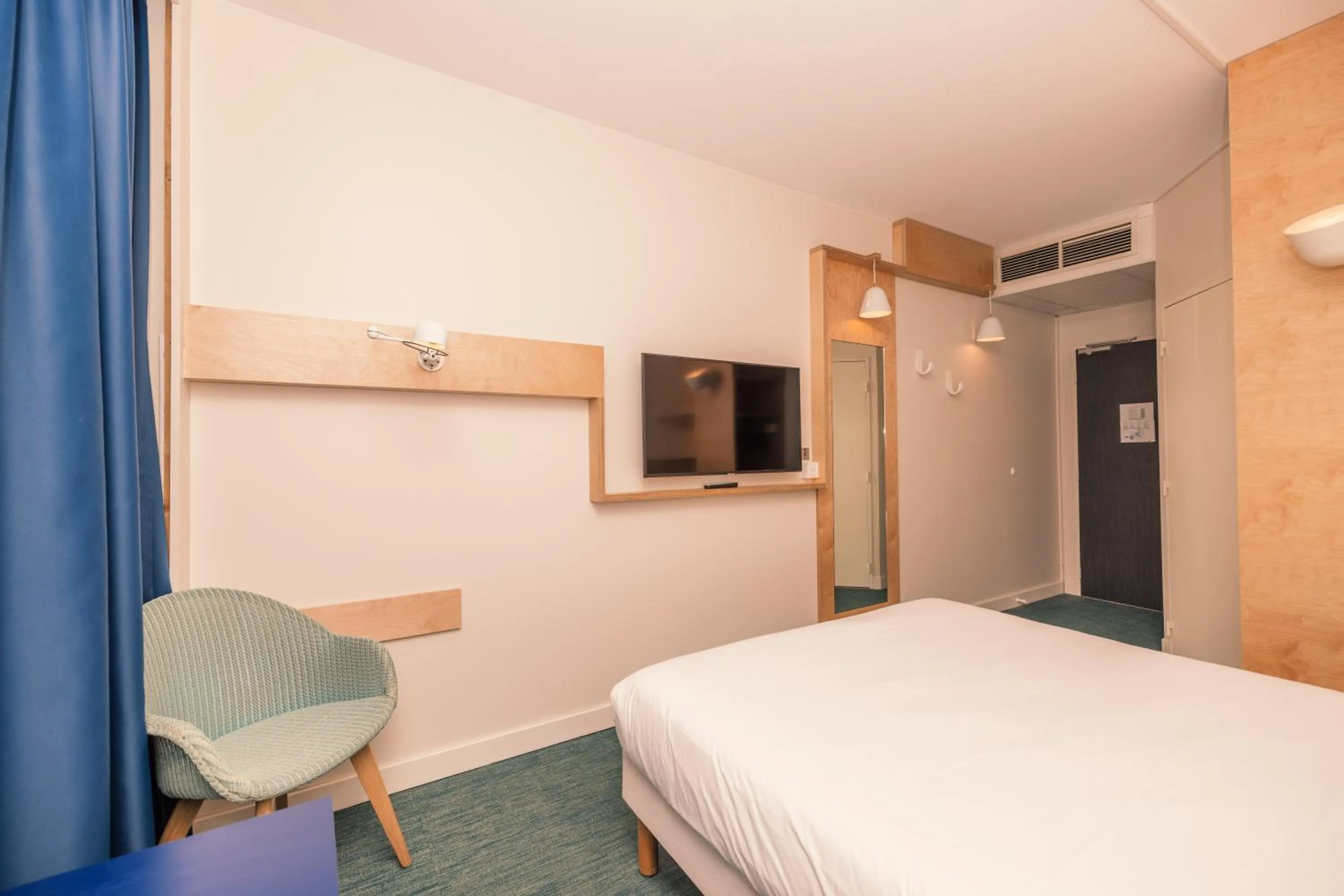 Decorative detail, Bed in ibis Styles Deauville Villers Plage