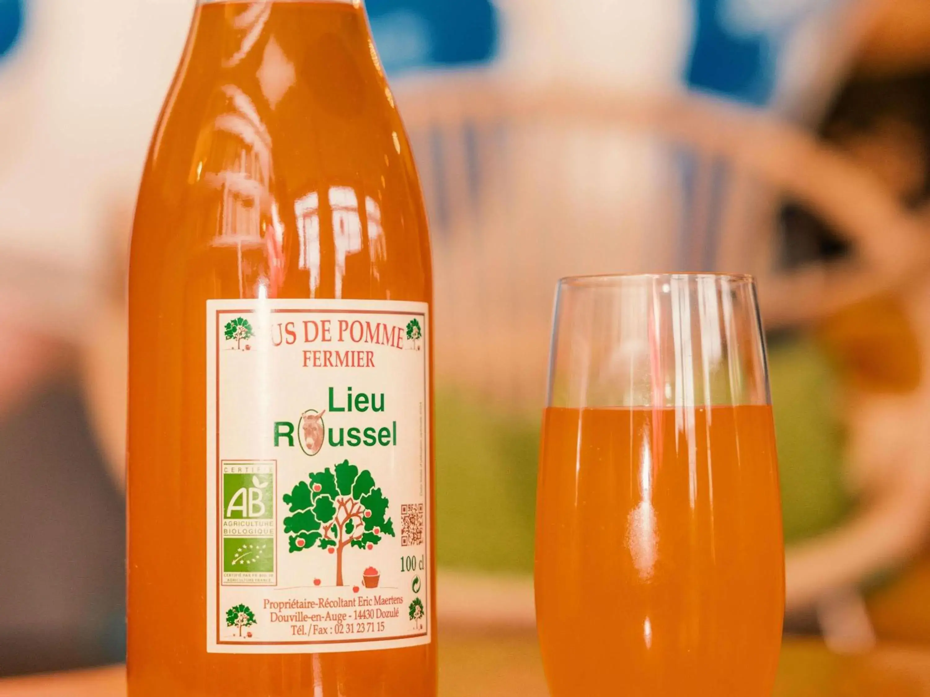 Lounge or bar in ibis Styles Deauville Villers Plage Lounge or bar in ibis Styles Deauville Villers Plage