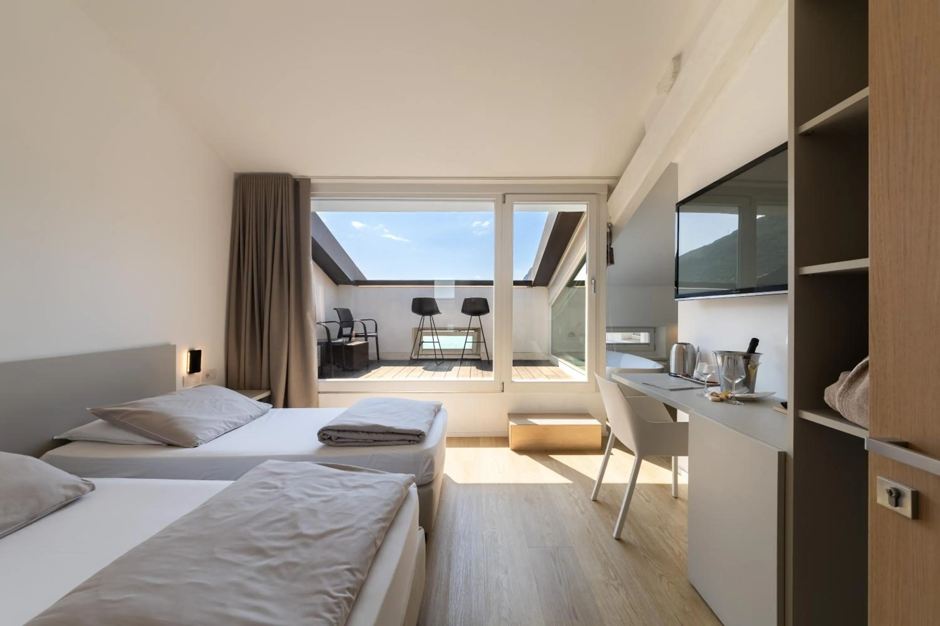 Bedroom, Bed in Hotel Lago Di Garda