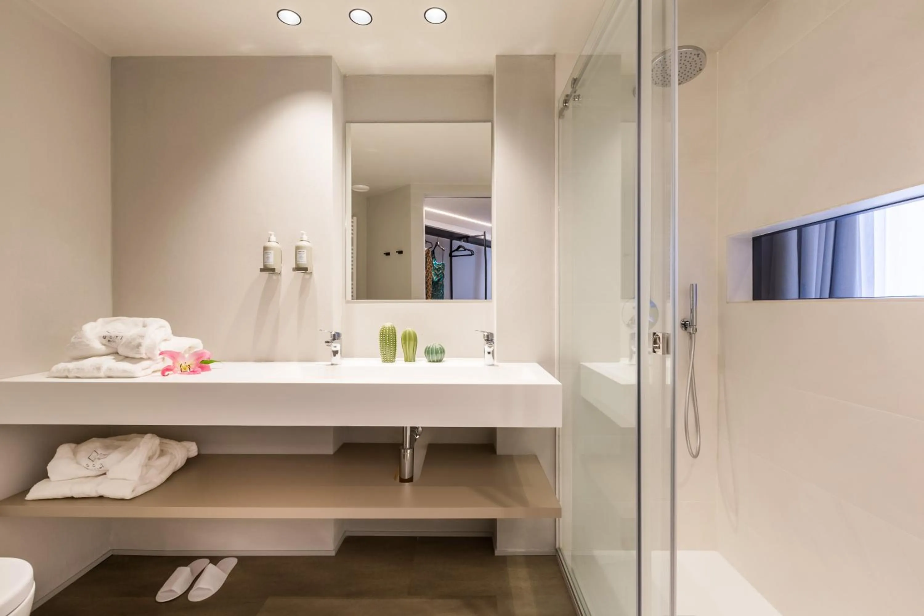 Shower in GoTì Hotel