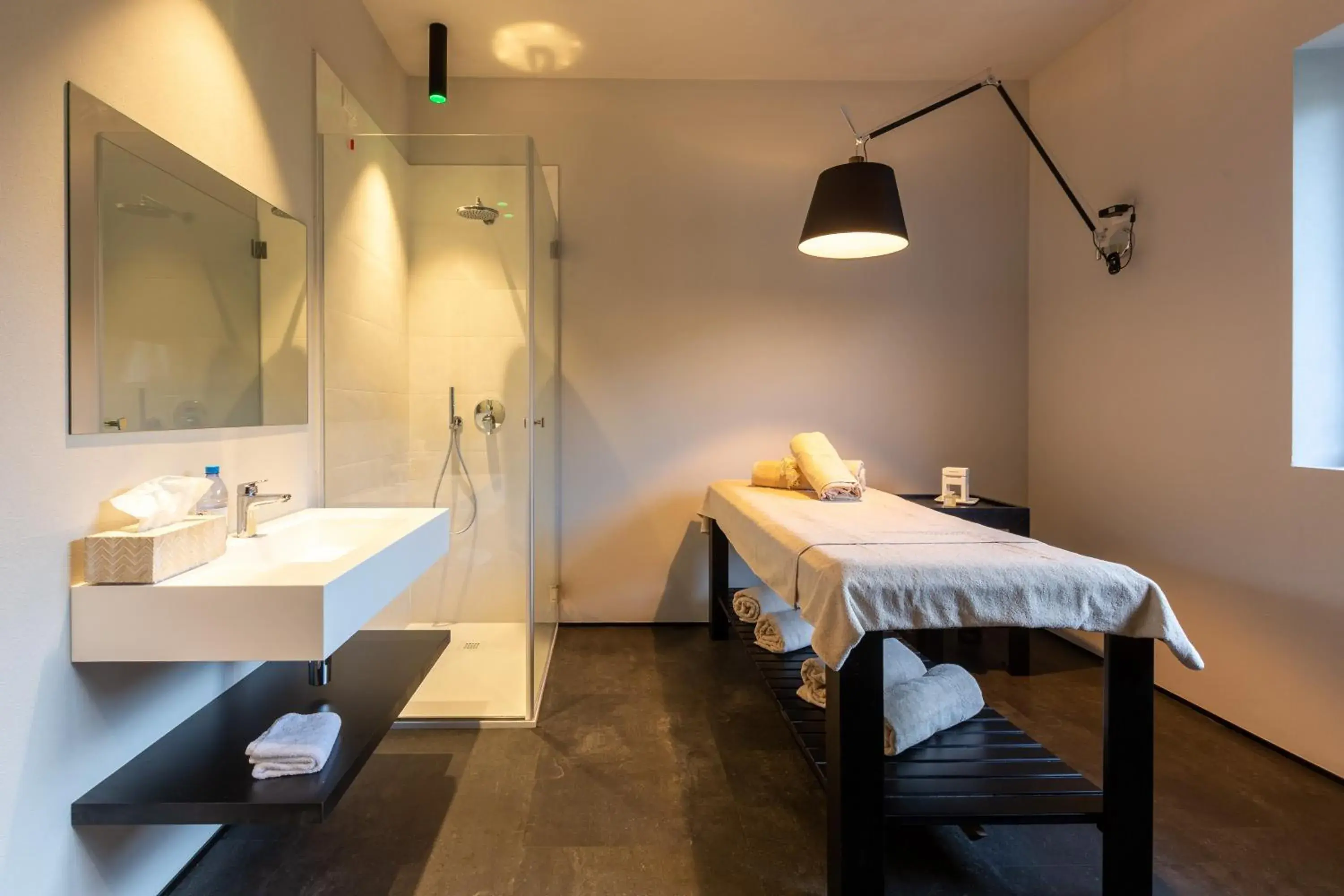 Massage, Bed in GoTì Hotel Massage, Bed in GoTì Hotel