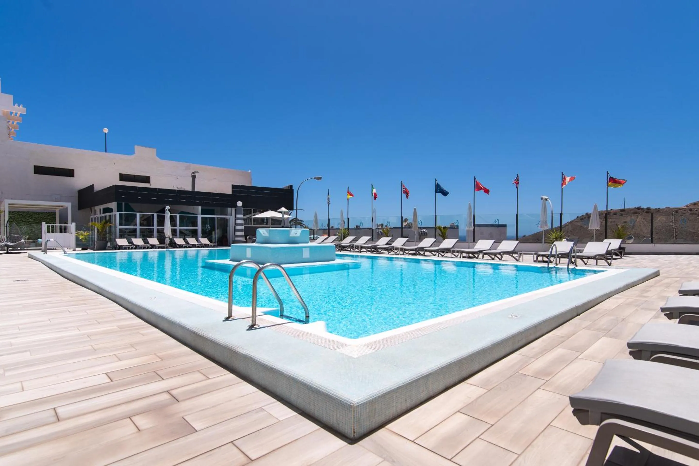Pool view in Mariposa del Sol