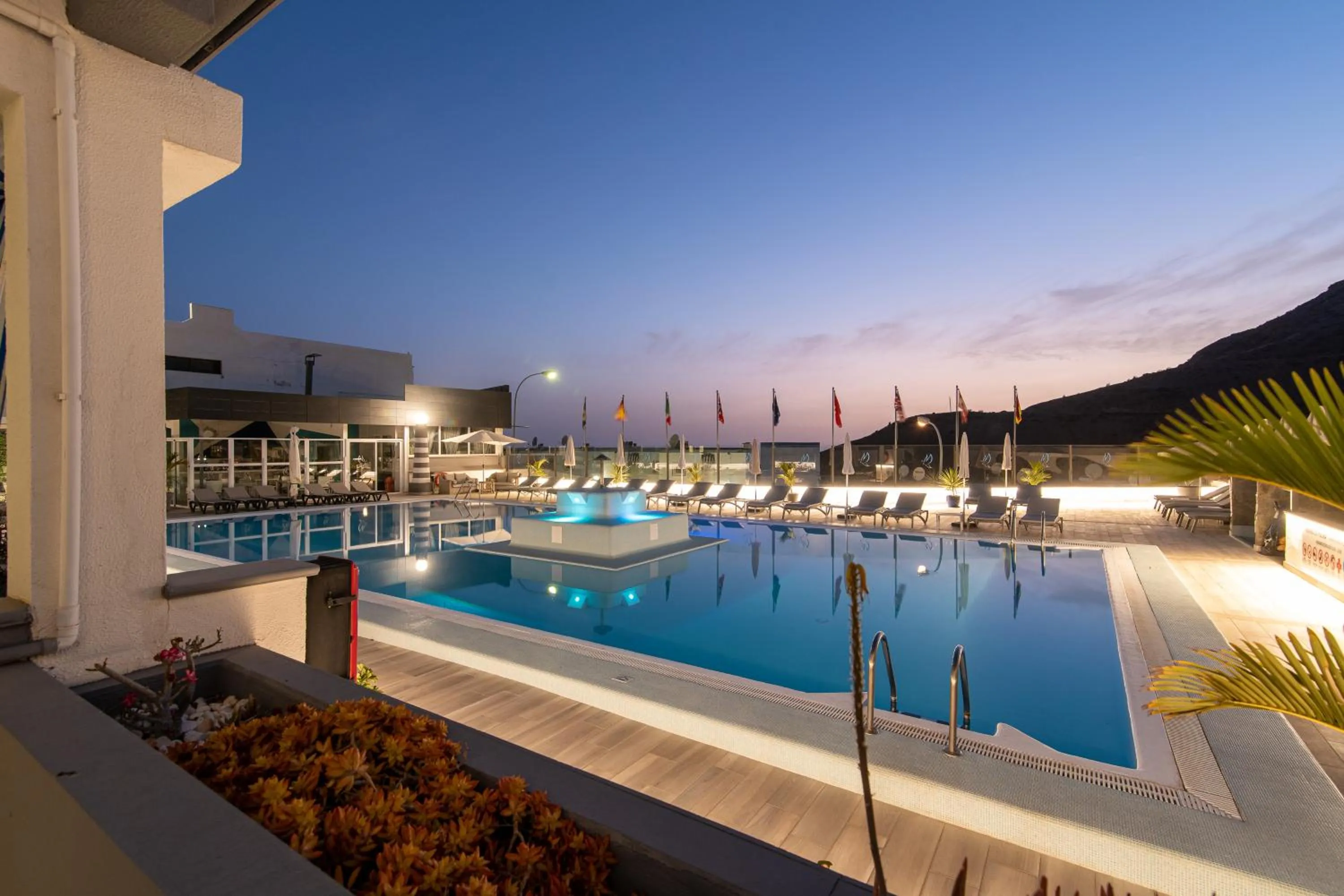 Night in Mariposa Del Sol