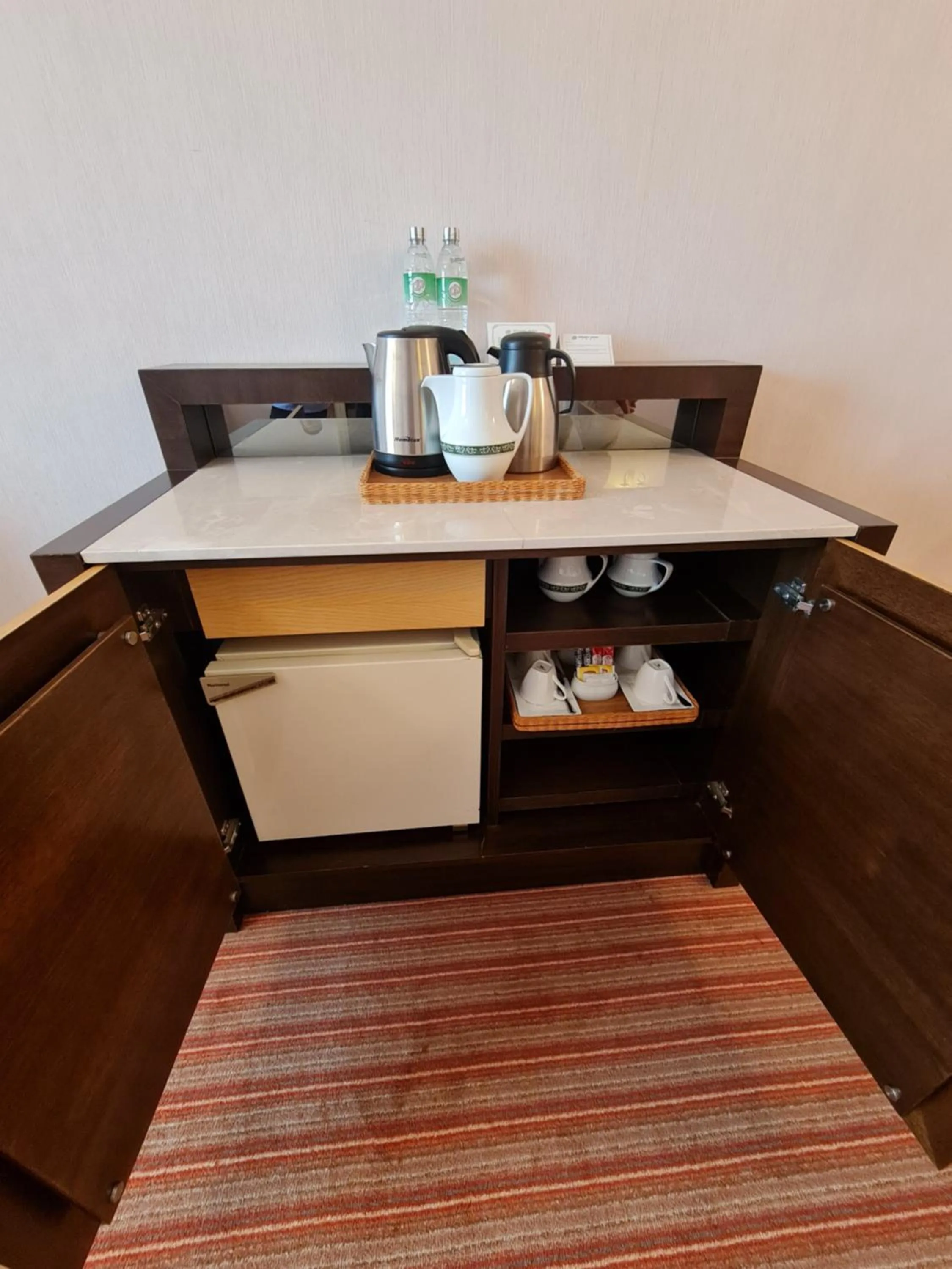 Coffee/tea facilities in Dynasty Hotel Miri