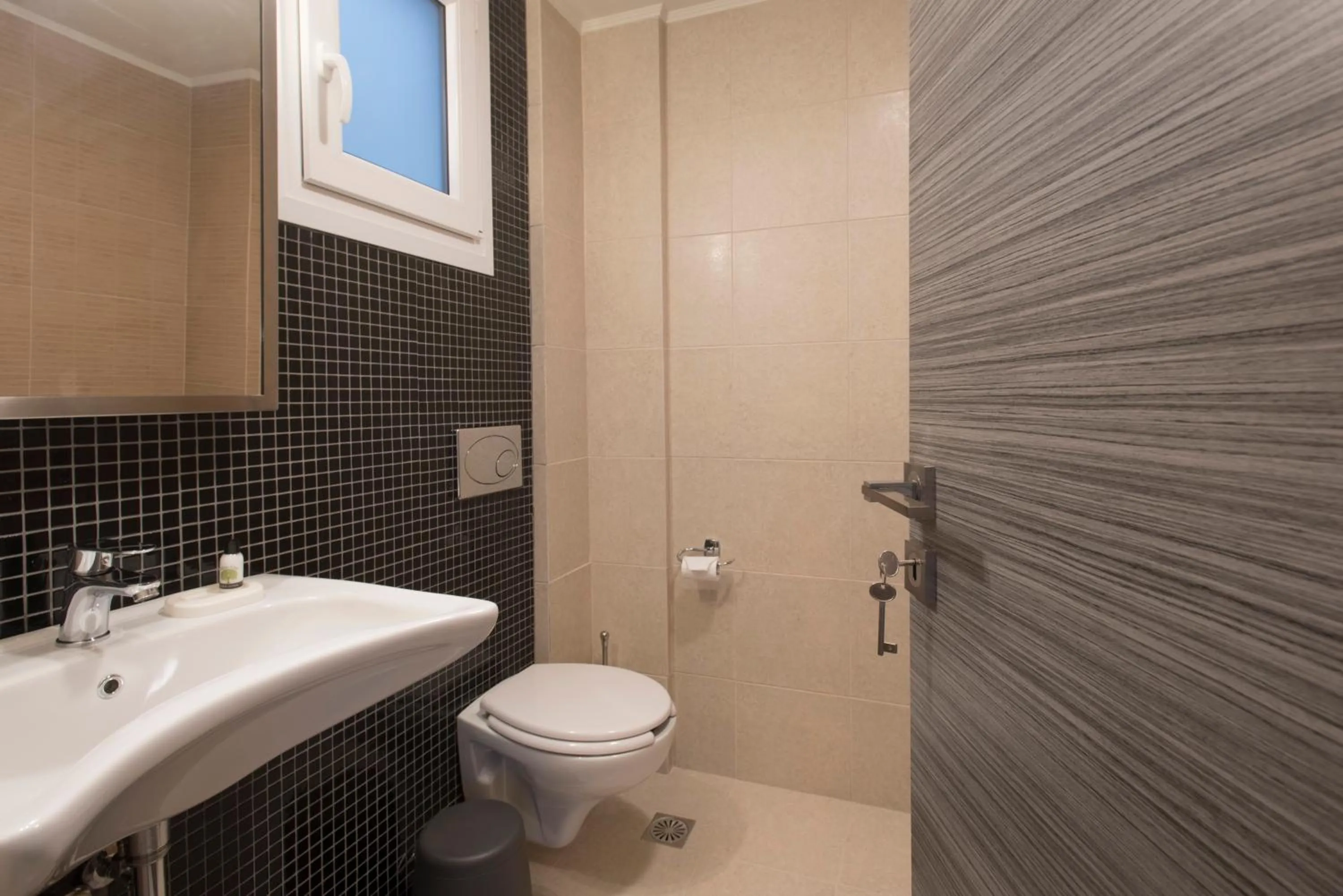 Toilet in Kotroni Villas