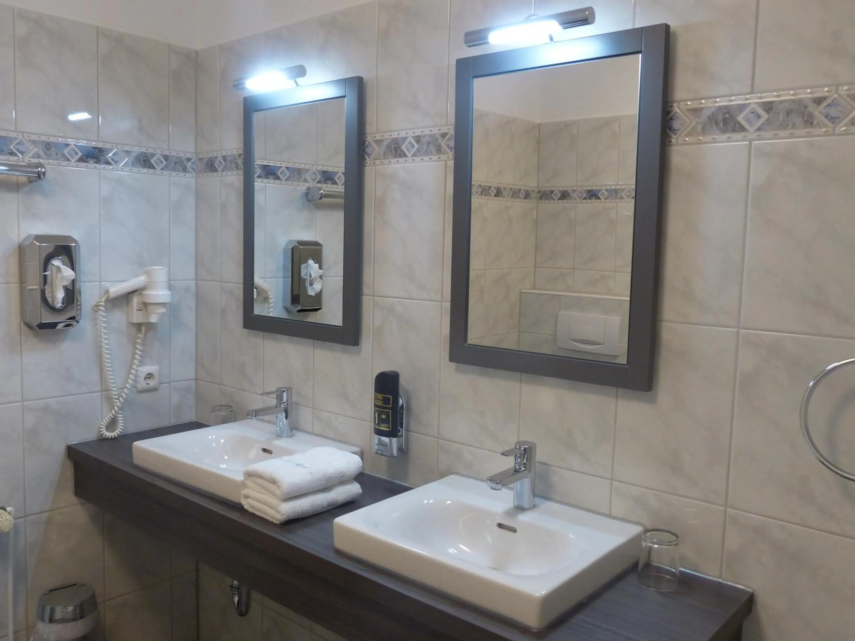 Bathroom in Strand-Hotel