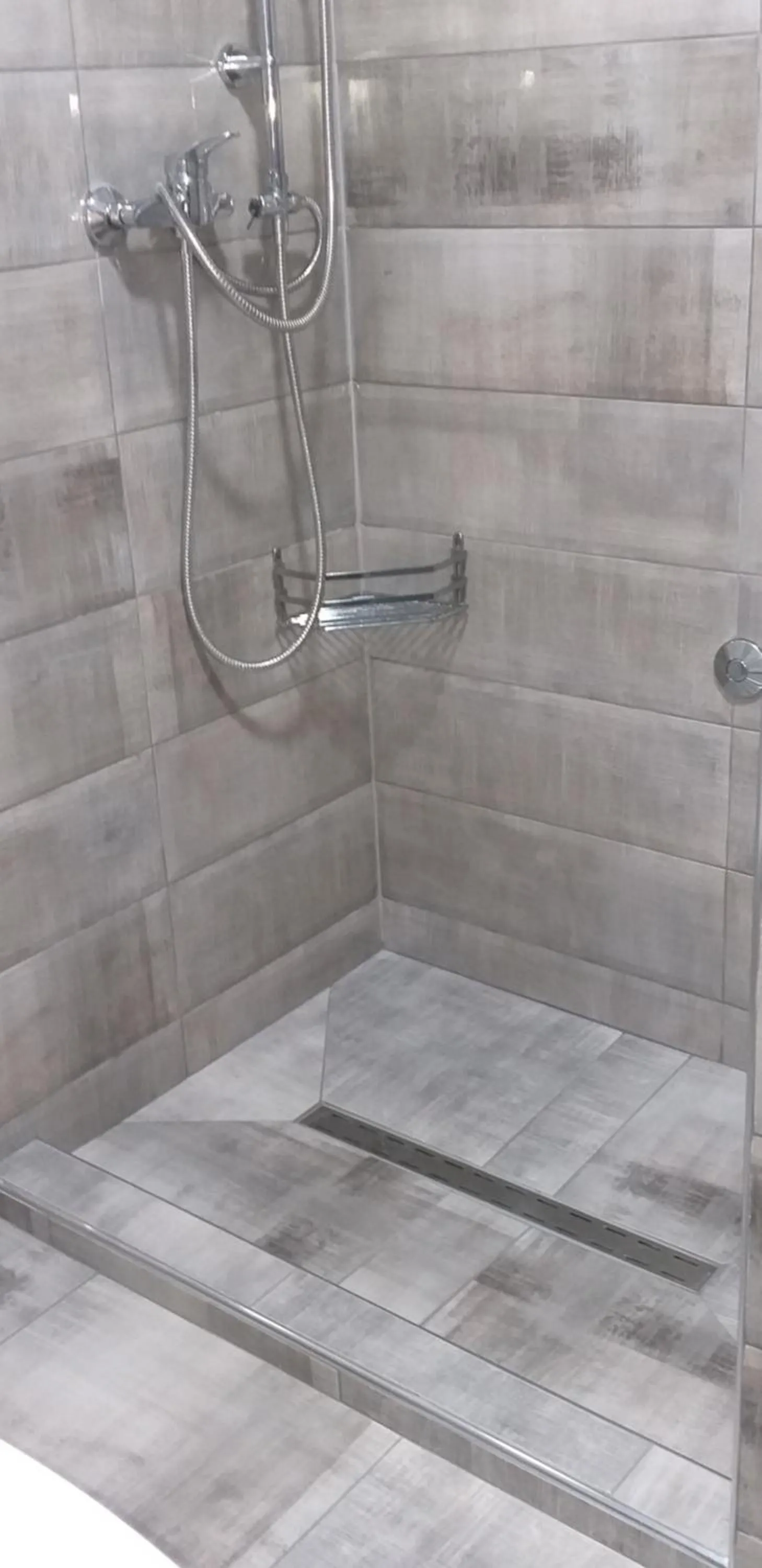 Shower in Apartment Beha
