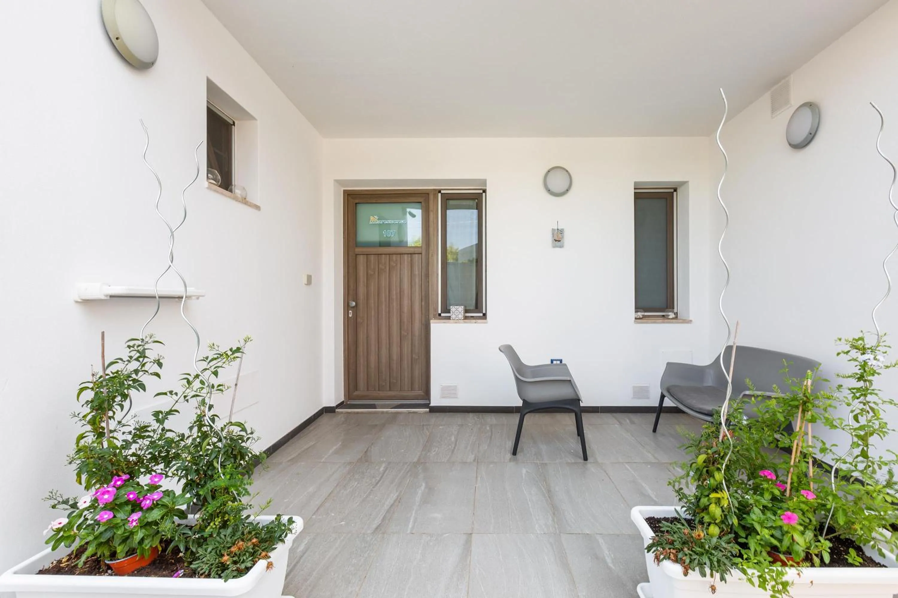 Facade/entrance in Maresidence - il Residence sul mare a Torre Pali