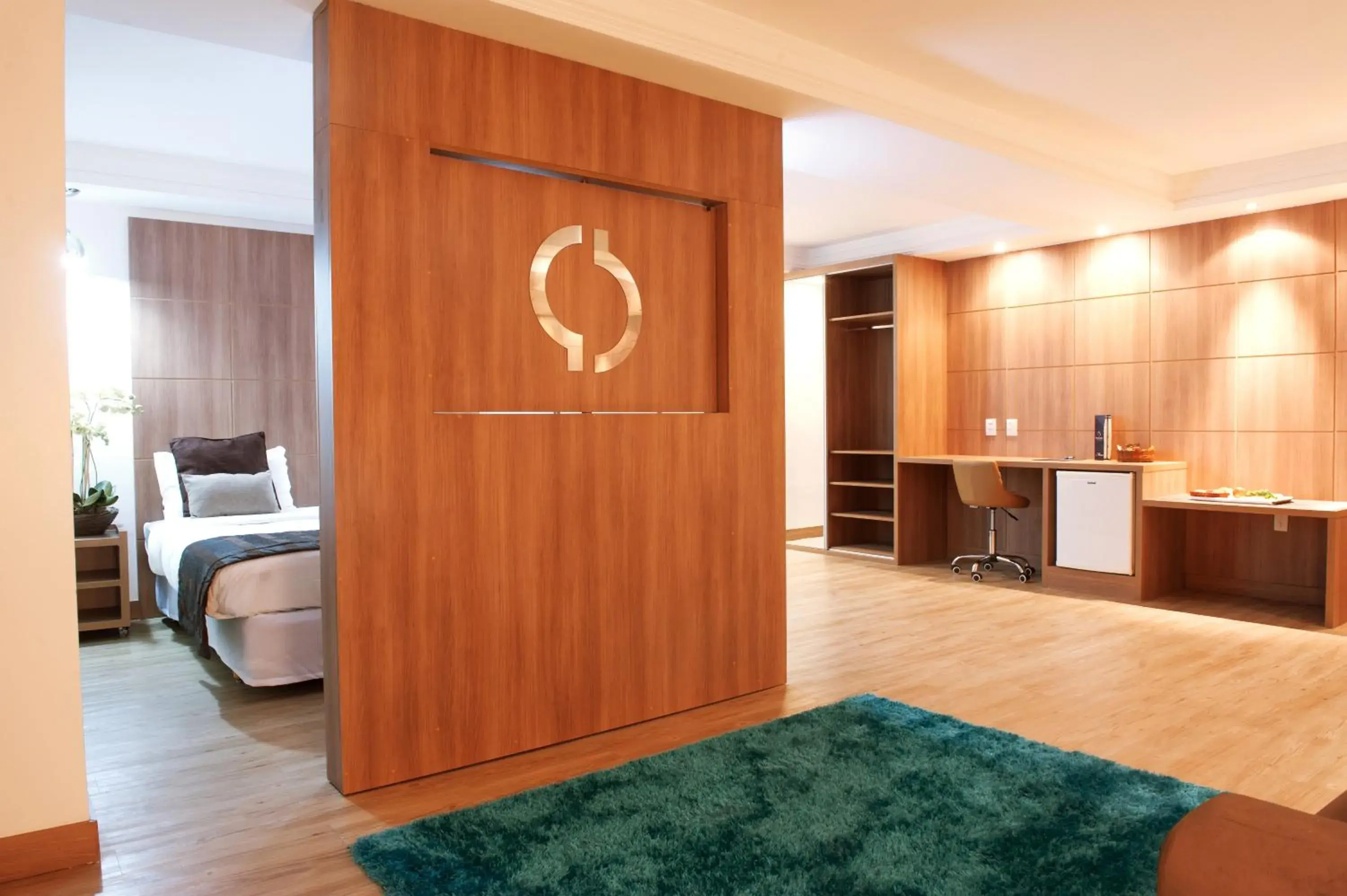 Living room, Bed in Planalto Bittar Hotel e Eventos Living room, Bed in Planalto Bittar Hotel e Eventos