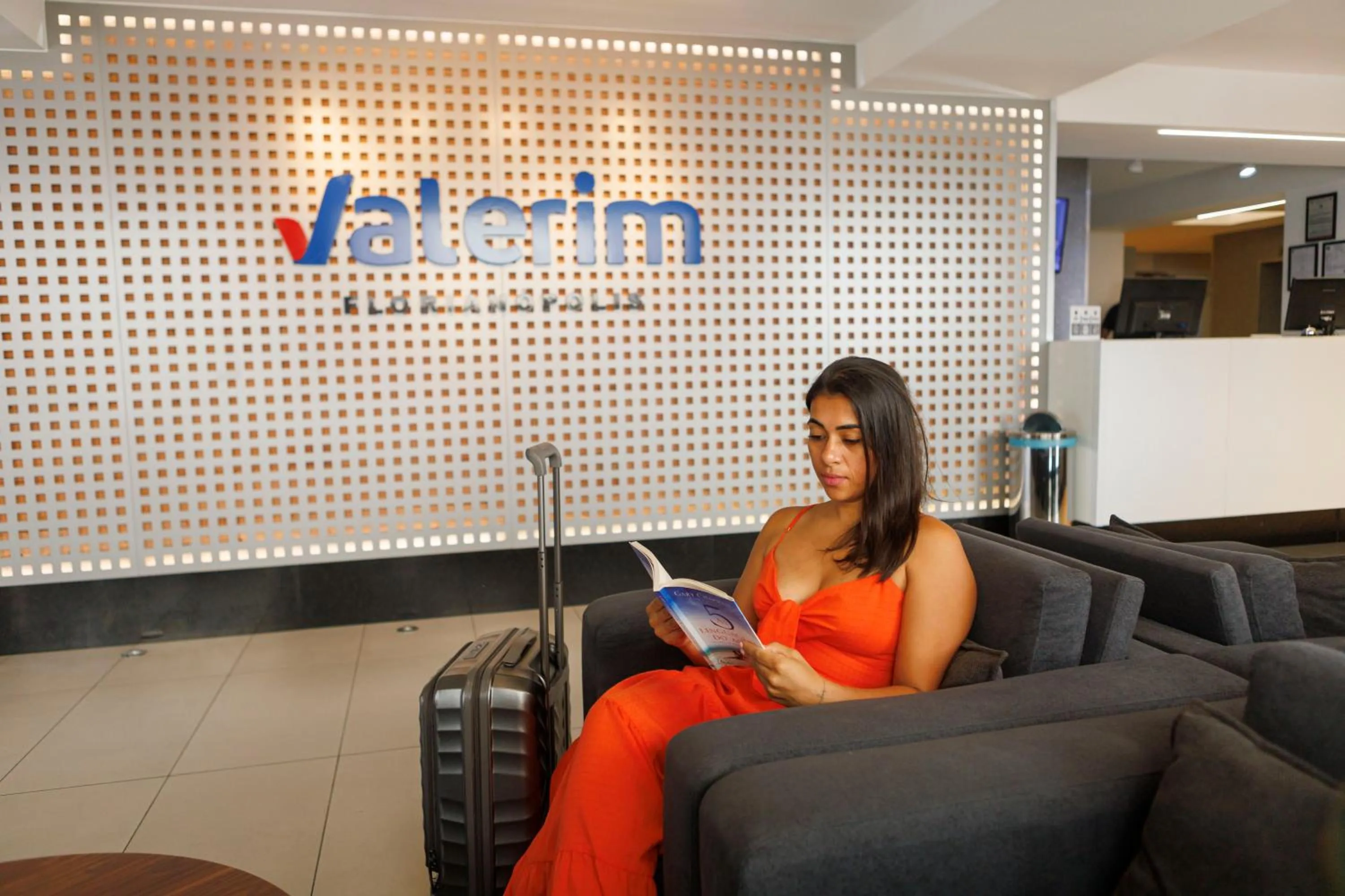 Property logo or sign in Valerim Florianópolis