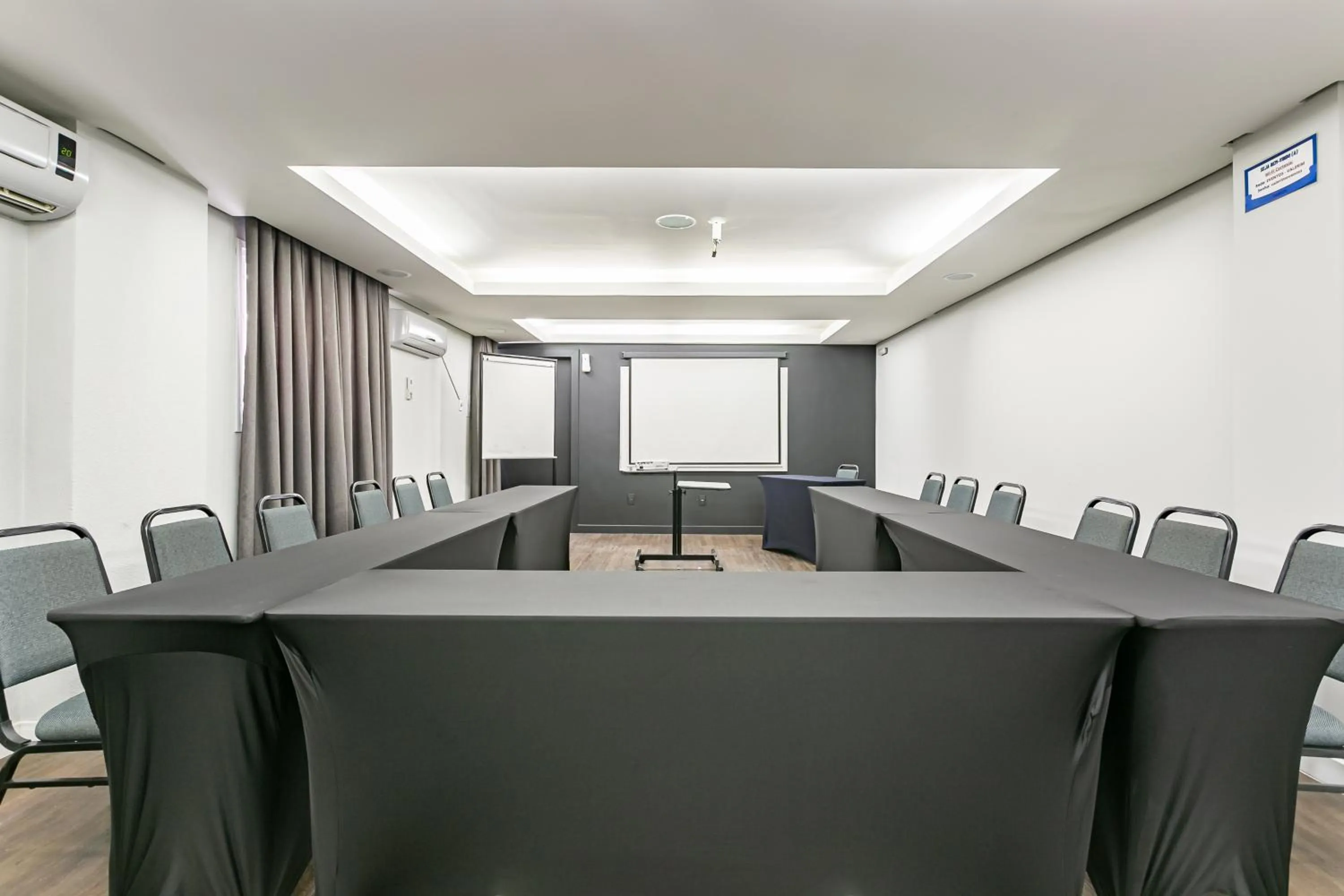 Meeting/conference room in Valerim Florianópolis
