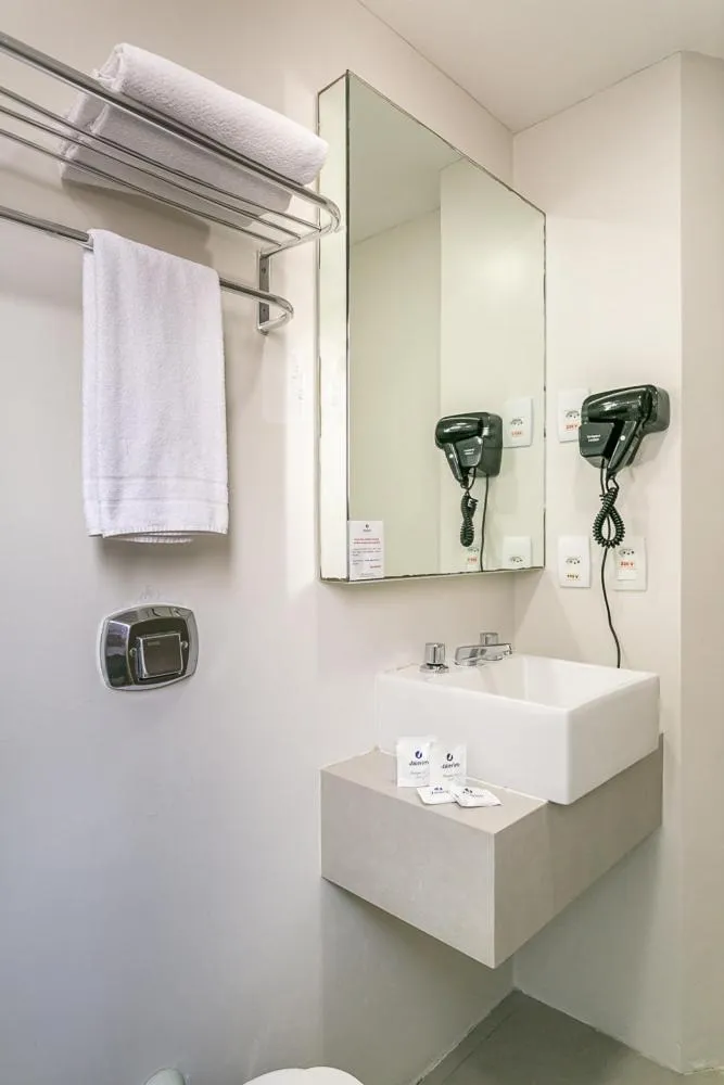 Bathroom in Valerim Florianópolis