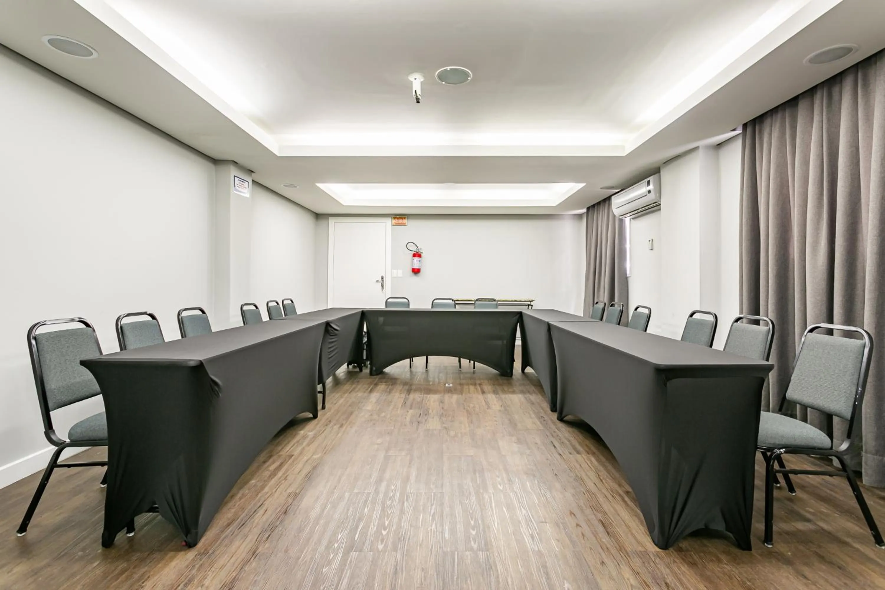 Meeting/conference room in Valerim Florianópolis