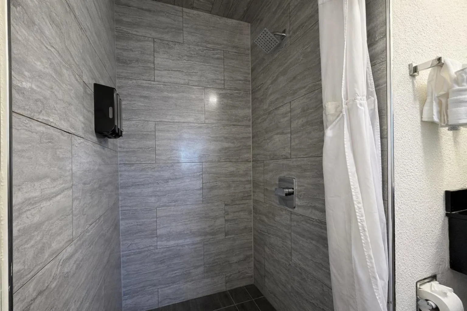 Shower in Fisherman's Cove Inn