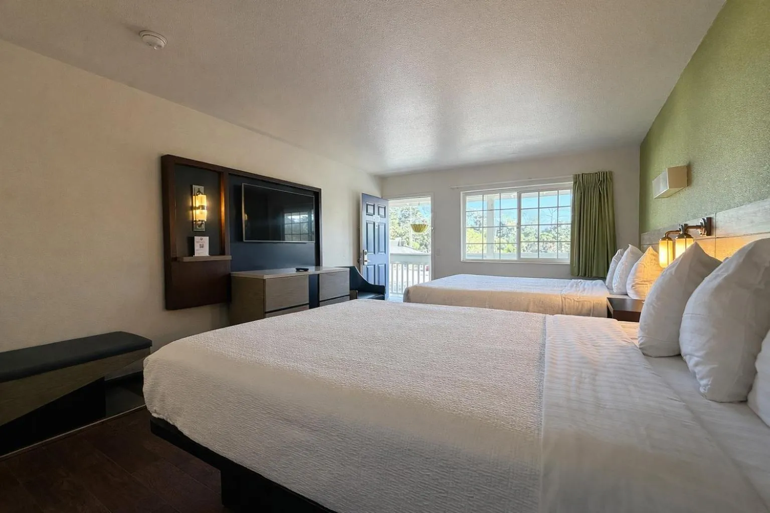 TV and multimedia, Bed in Fisherman's Cove Inn