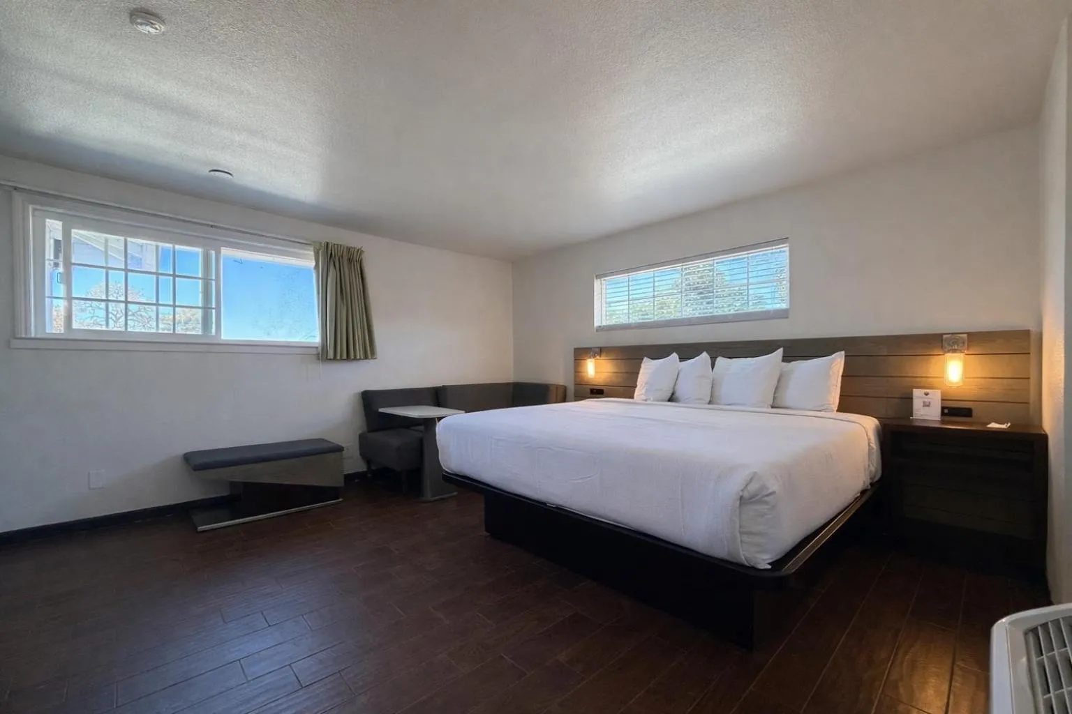 Photo of the whole room, Bed in Fisherman's Cove Inn