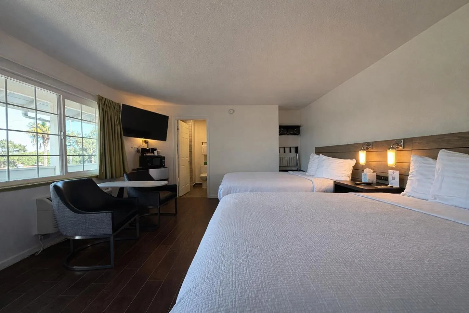 TV and multimedia, Bed in Fisherman's Cove Inn