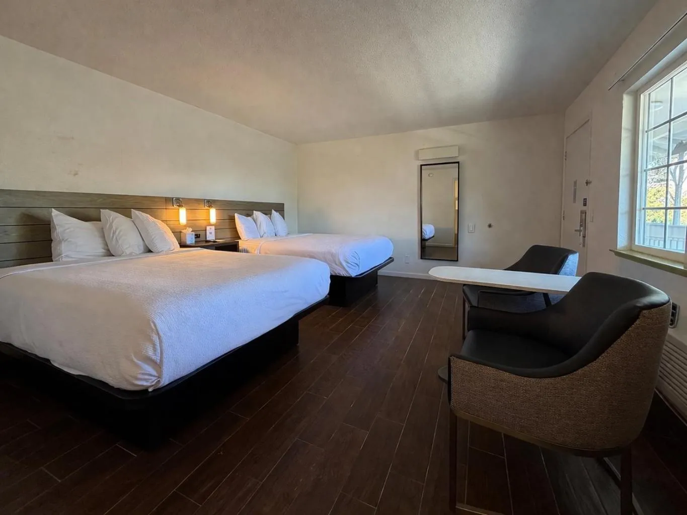 Photo of the whole room, Bed in Fisherman's Cove Inn
