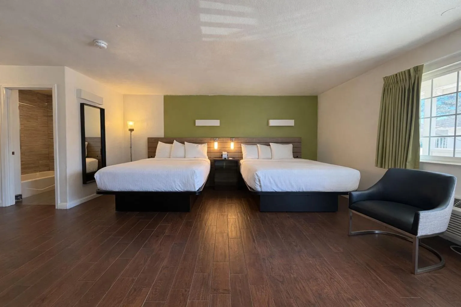 Photo of the whole room, Bed in Fisherman's Cove Inn
