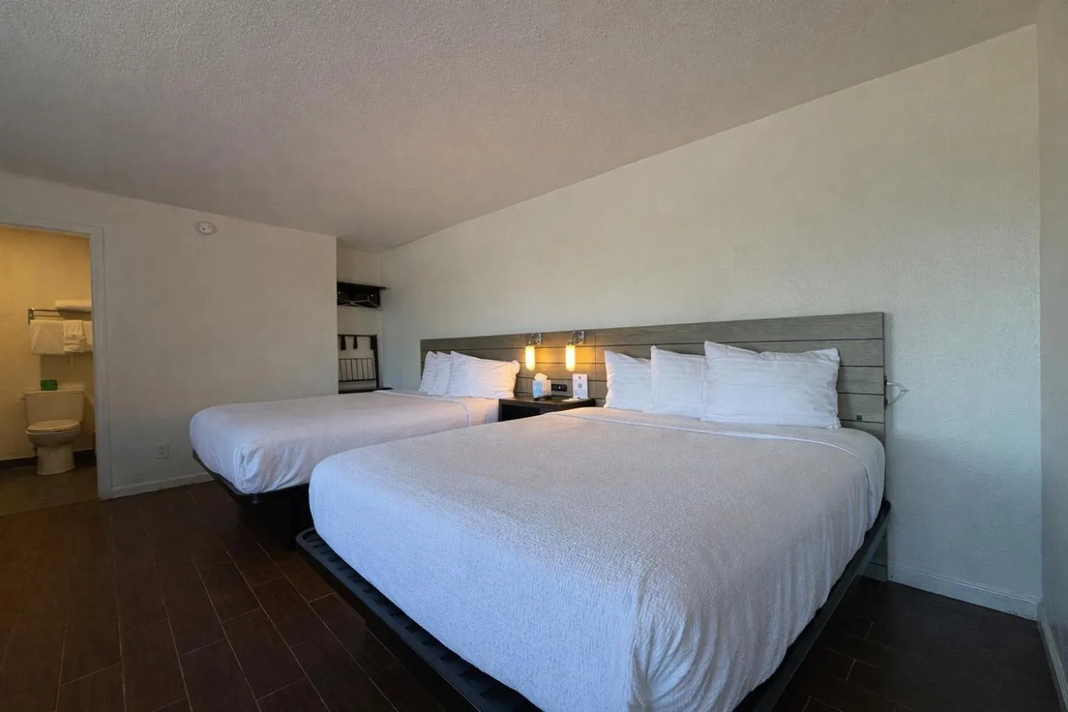 Photo of the whole room, Bed in Fisherman's Cove Inn