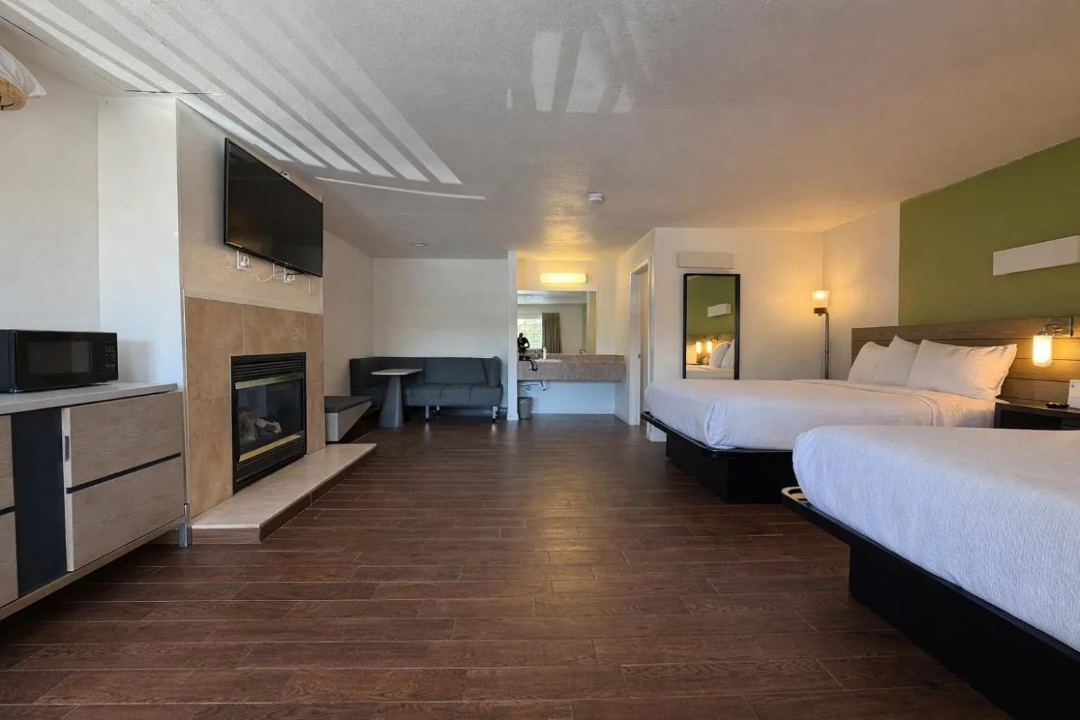 TV and multimedia, Bed in Fisherman's Cove Inn