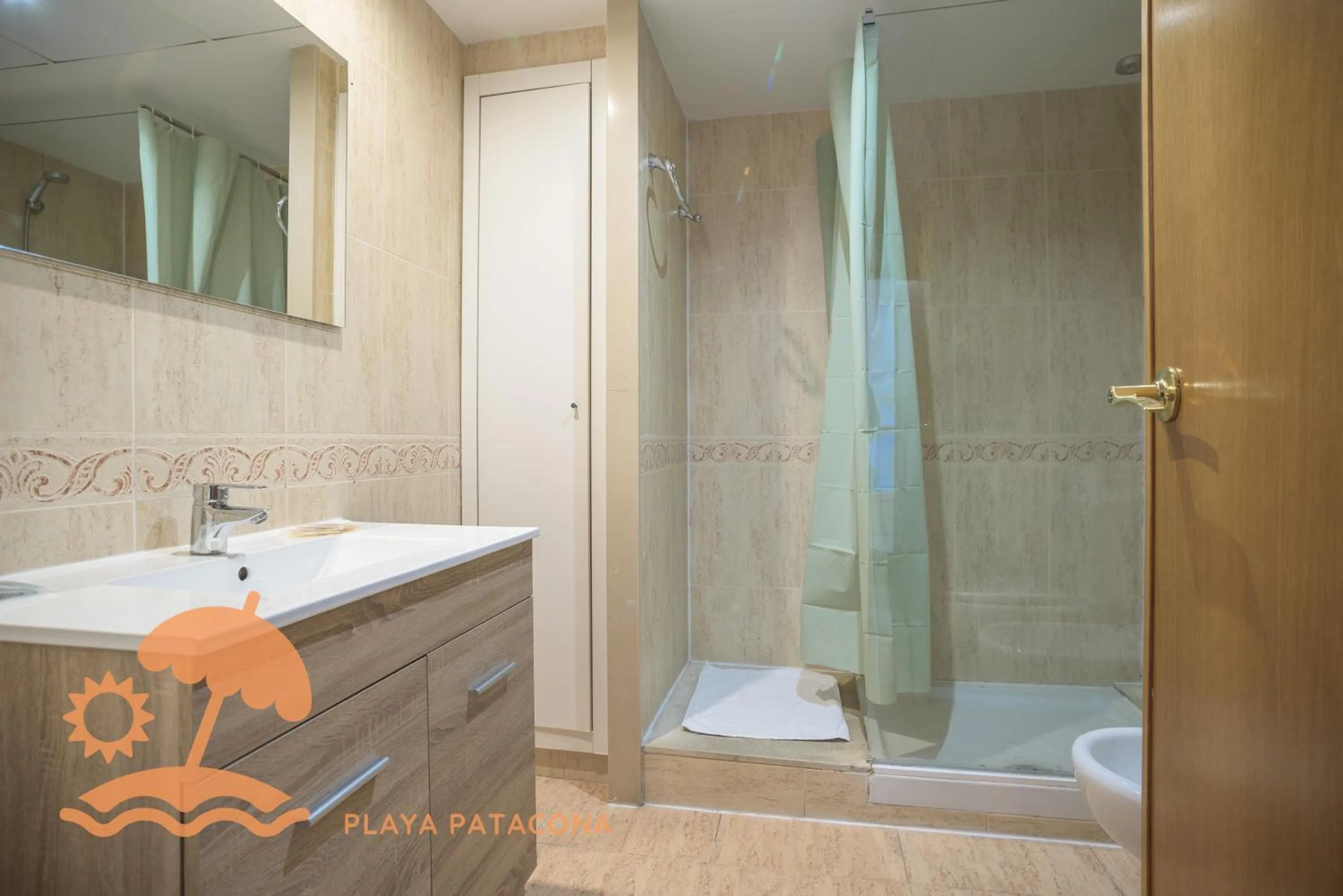 Bathroom in Patacona Relax & Resort Apartments