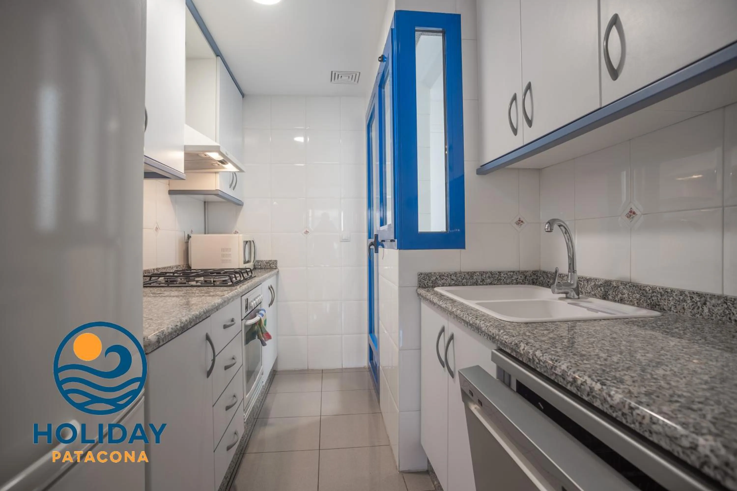 kitchen in Patacona Relax & Resort Apartments