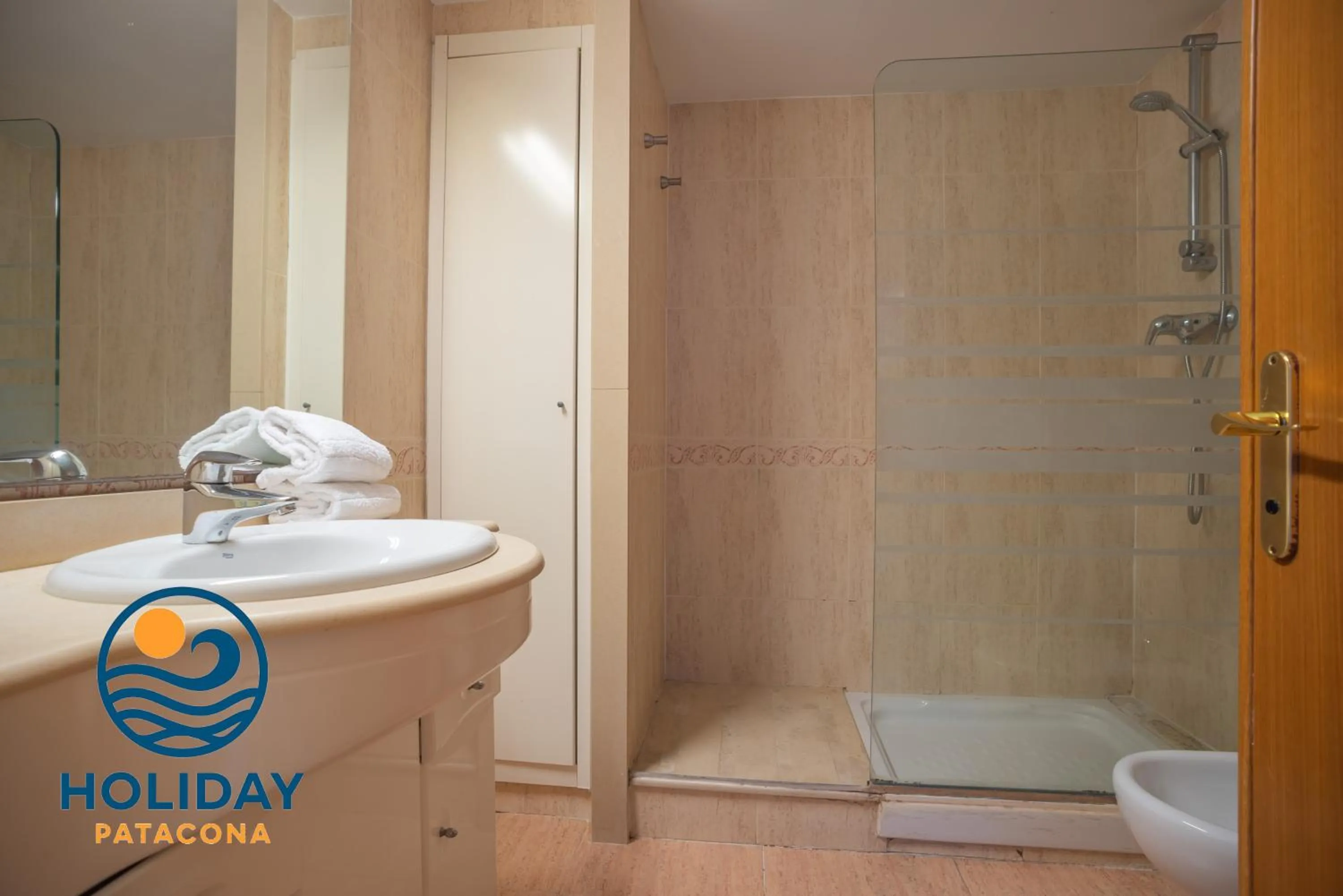 Shower in Patacona Relax & Resort Apartments