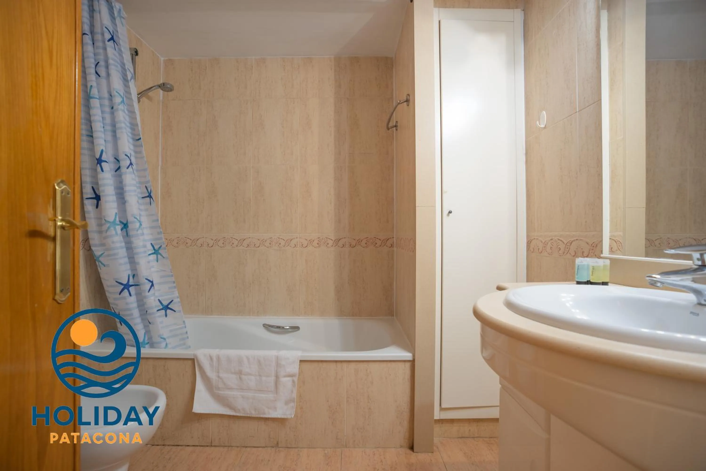 Bathroom in Patacona Relax & Resort Apartments