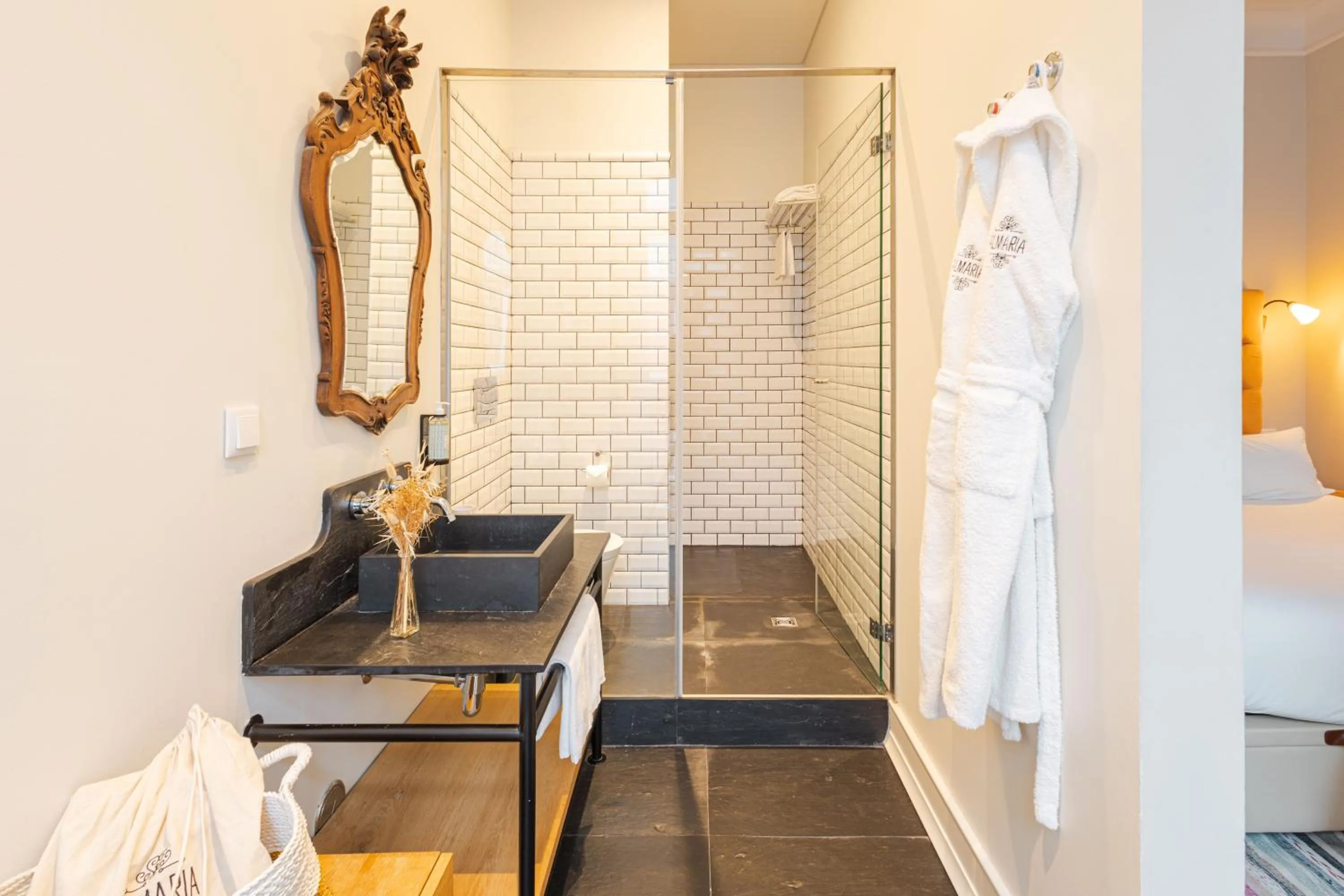 Bathroom in Almaria - Ex Libris Apartments | Chiado