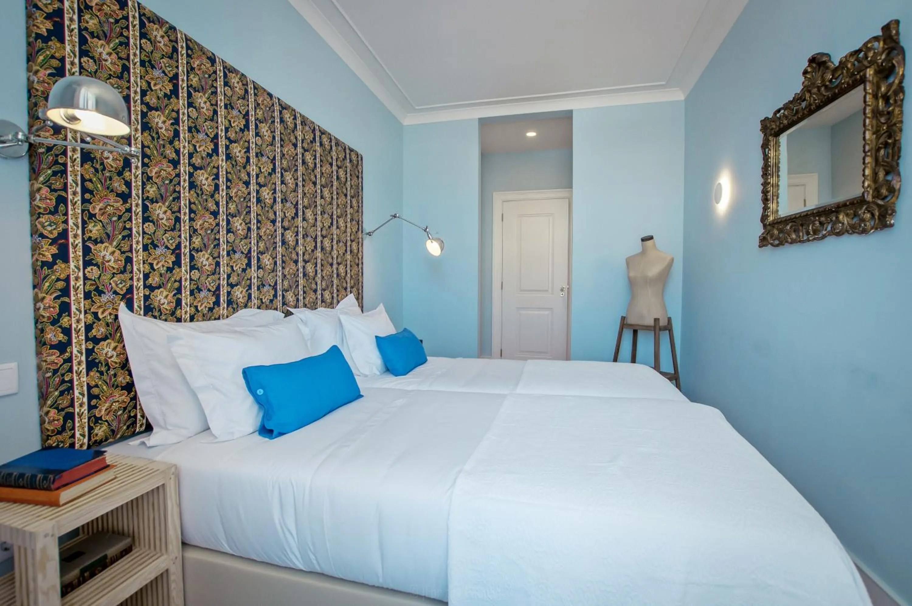 Photo of the whole room, Bed in Almaria - Ex Libris Apartments | Chiado