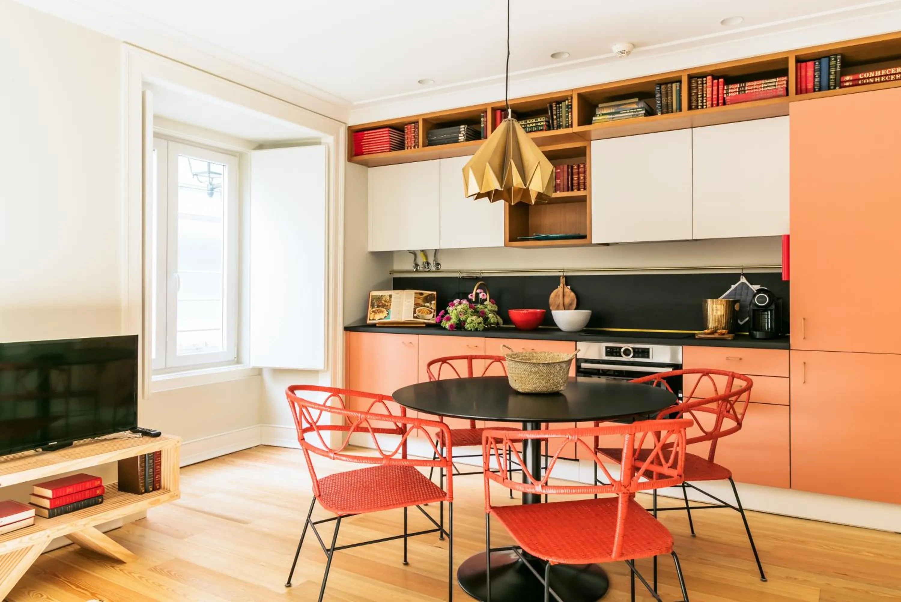 Dining area in Almaria - Ex Libris Apartments | Chiado