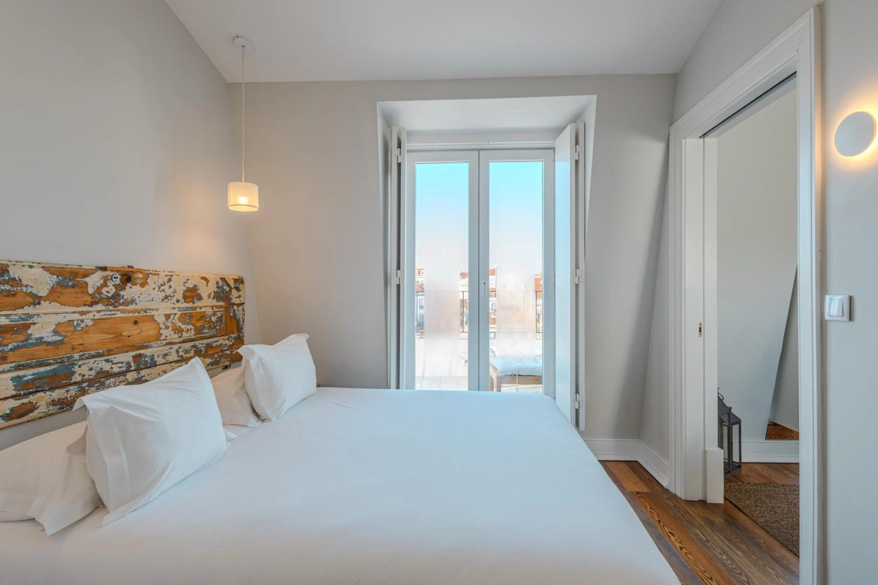 Bedroom, Bed in Almaria - Ex Libris Apartments | Chiado