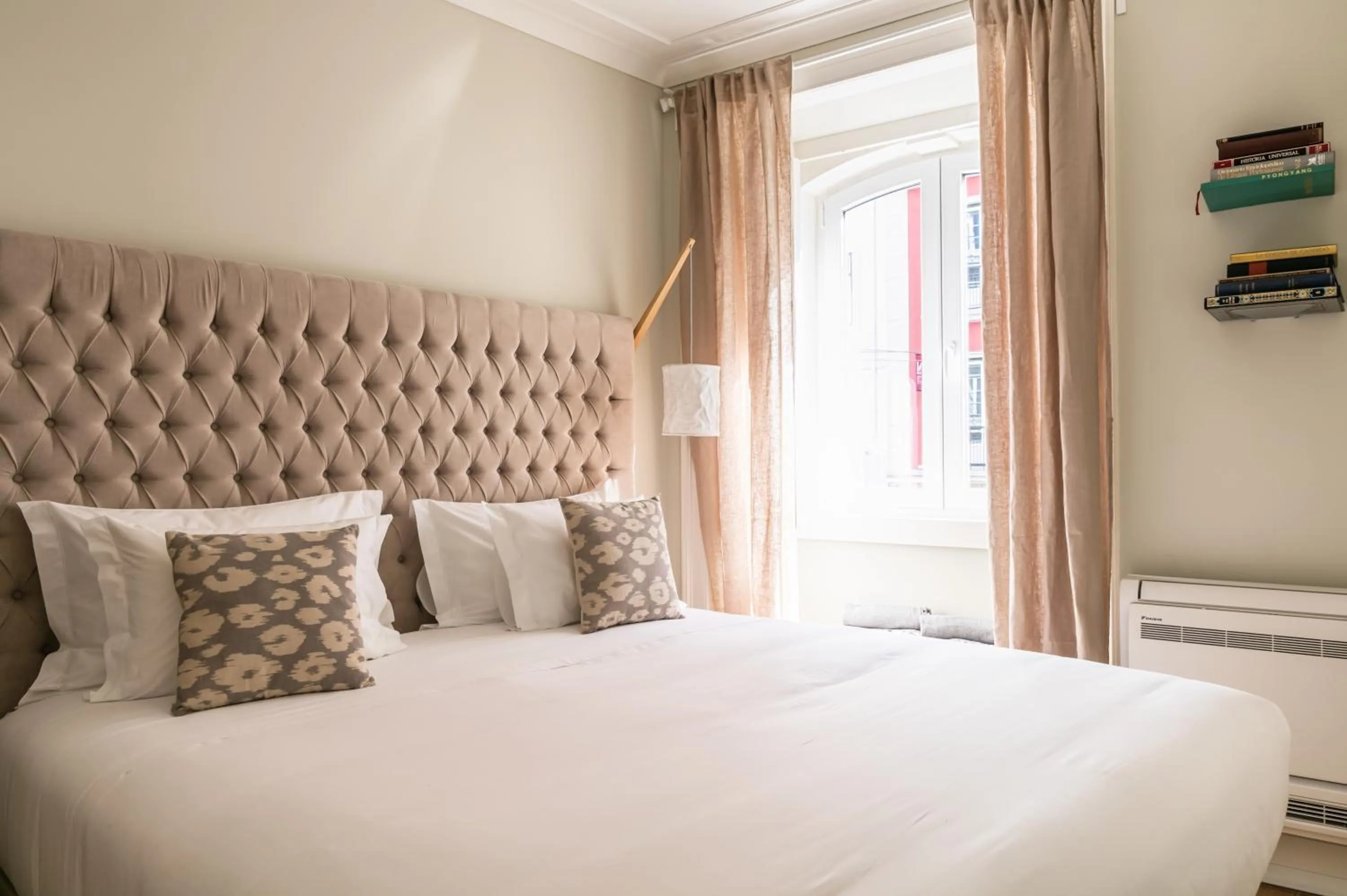 Bed in Almaria - Ex Libris Apartments | Chiado