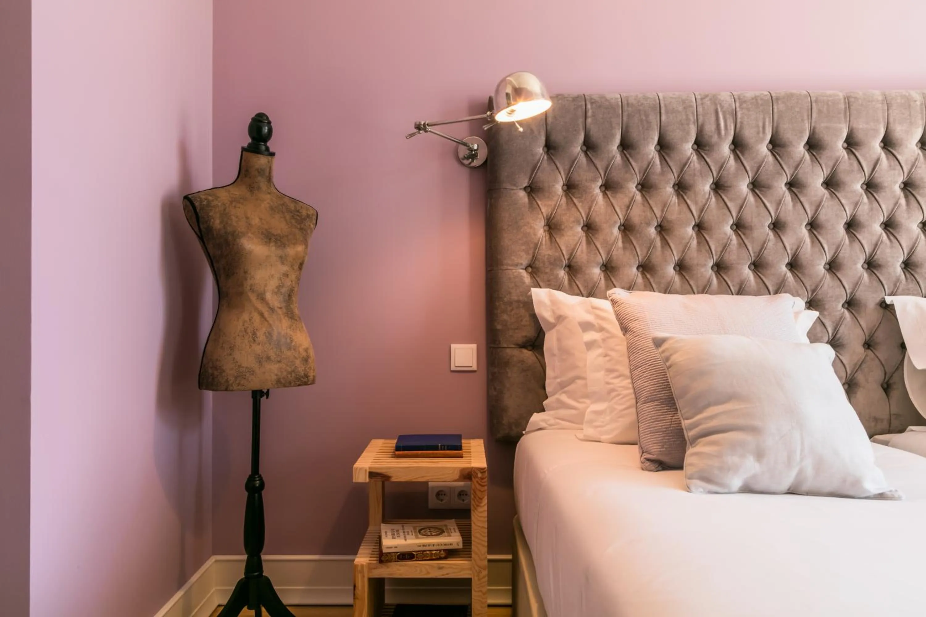 Decorative detail, Bed in Almaria - Ex Libris Apartments | Chiado