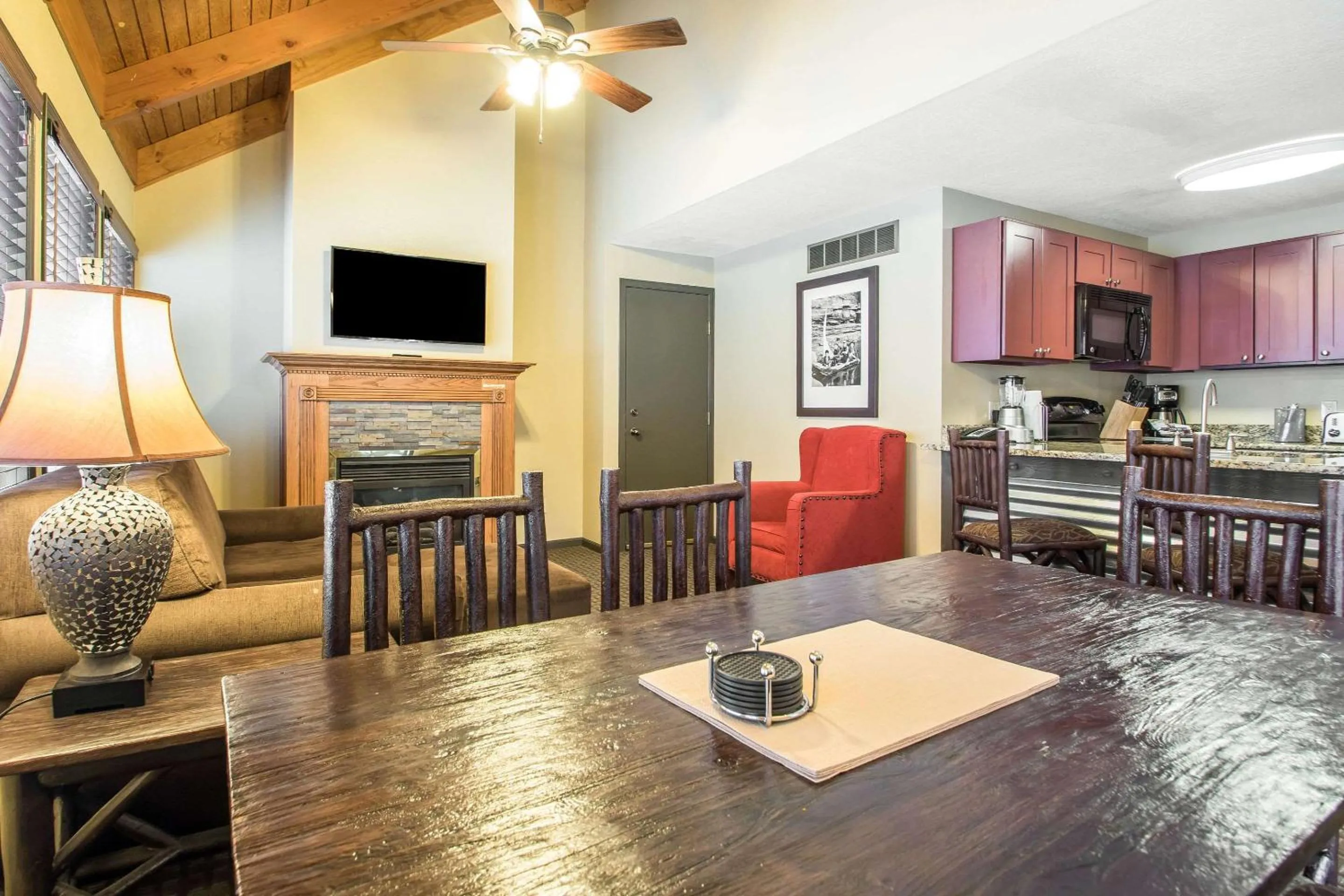 TV and multimedia in Bluegreen Vacations Christmas Mountain Village, an Ascend Collection Resort